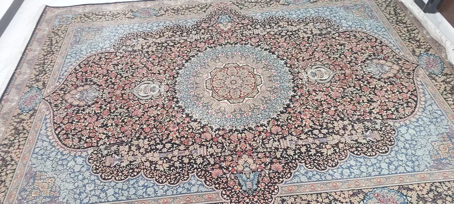 فرش فرهی ۹ متری در حد نو کم استفاده شده|فرش|تهران, مسعودیه|دیوار