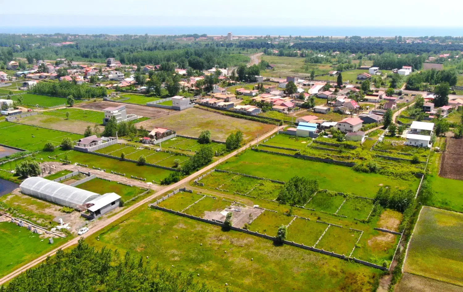 قطعه شهرکی باارائه سند تک برگ آماده ساخت ویلا|فروش زمین و ملک کلنگی|چاف و چمخاله, |دیوار