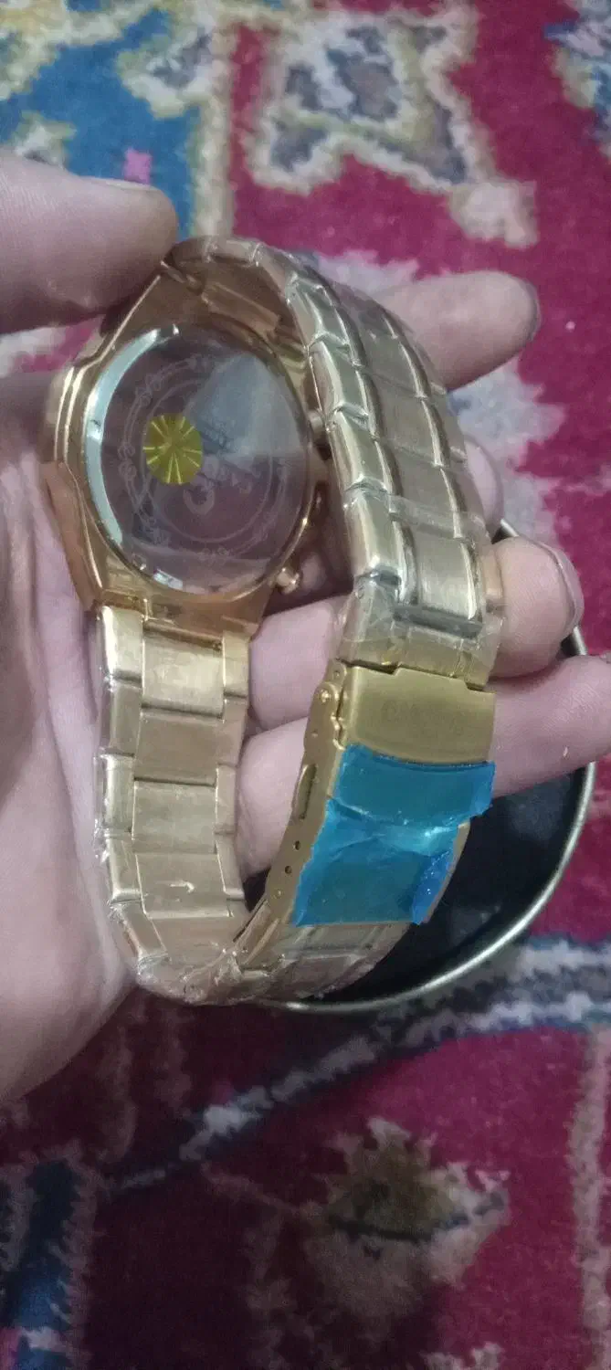 ساعت نو نو|ساعت|میانه, |دیوار