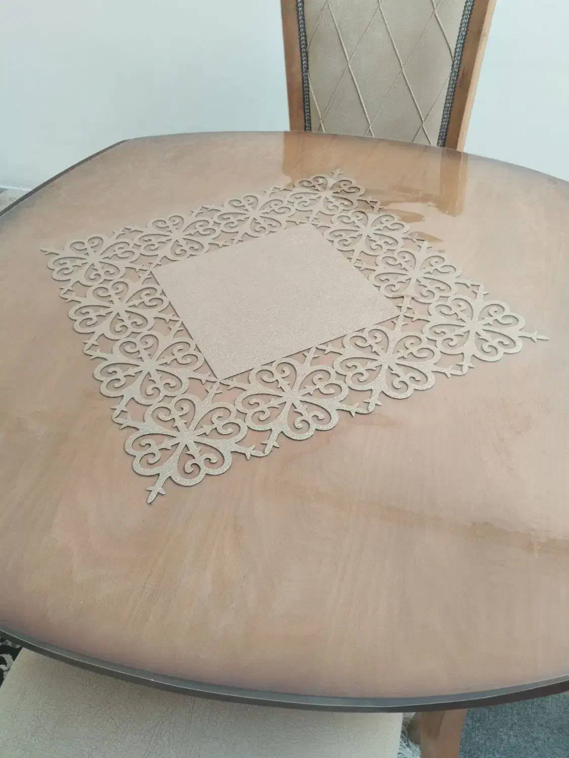 میز غذا خوری|میز و صندلی غذاخوری|بروجرد, |دیوار