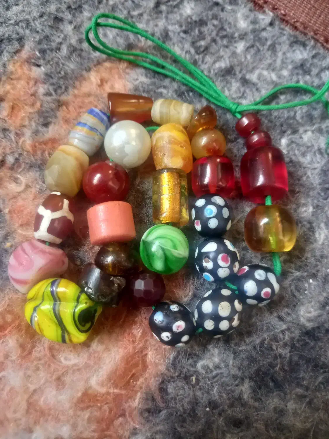 مهره های گهنه|جواهرات|تبریز, |دیوار