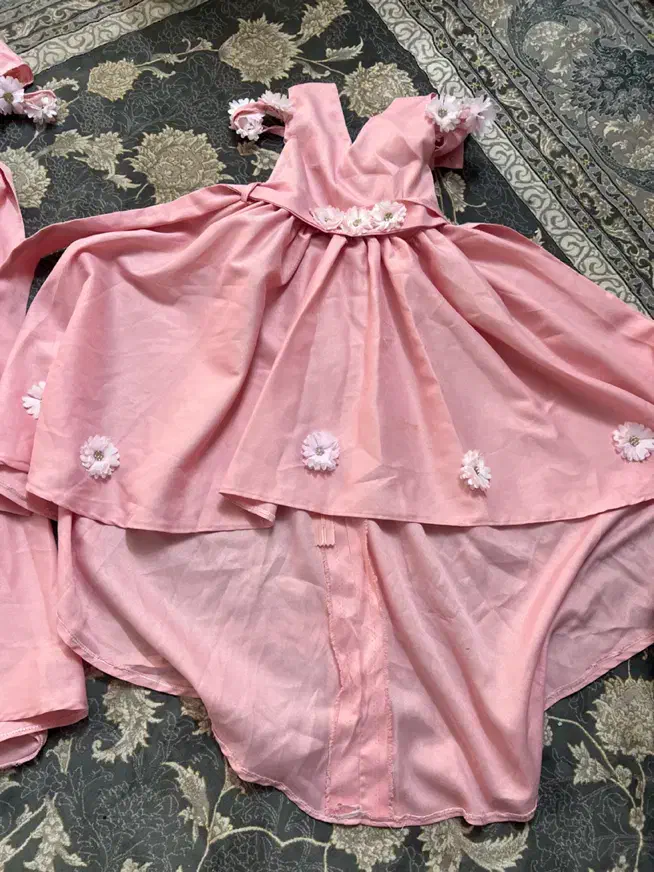 لباس دخترانه ۴سال و۹سال|کفش و لباس بچه|تربت جام, شهرک آزادگان|دیوار