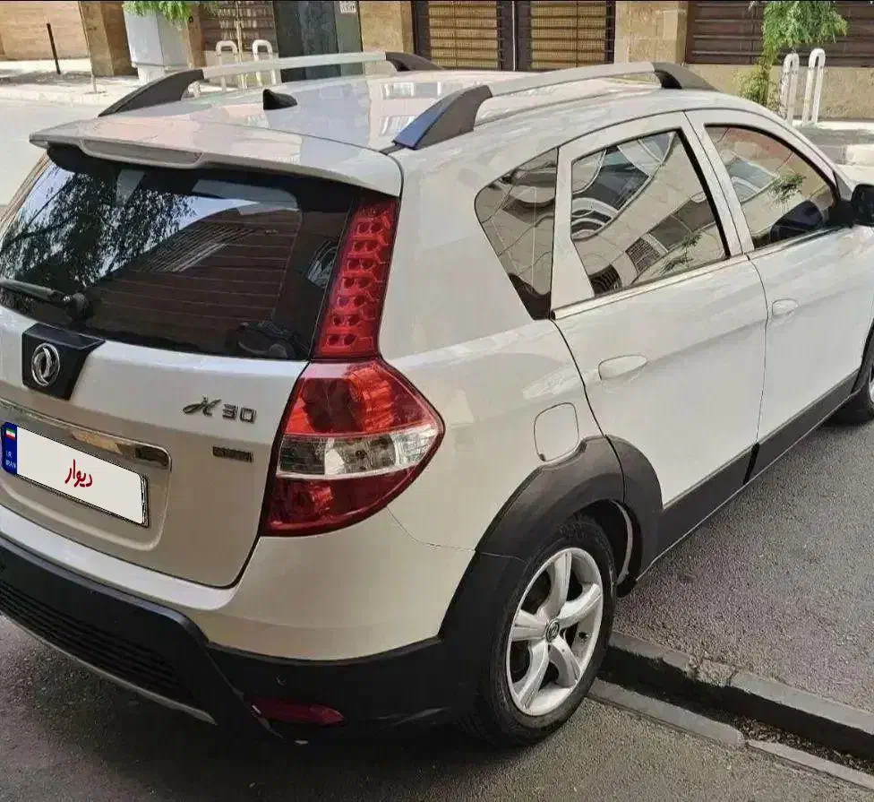 دانگ فنگ h30 کراس ۹۶ بیرنگ استثنائی|خودرو سواری و وانت|تهران, شاهین|دیوار