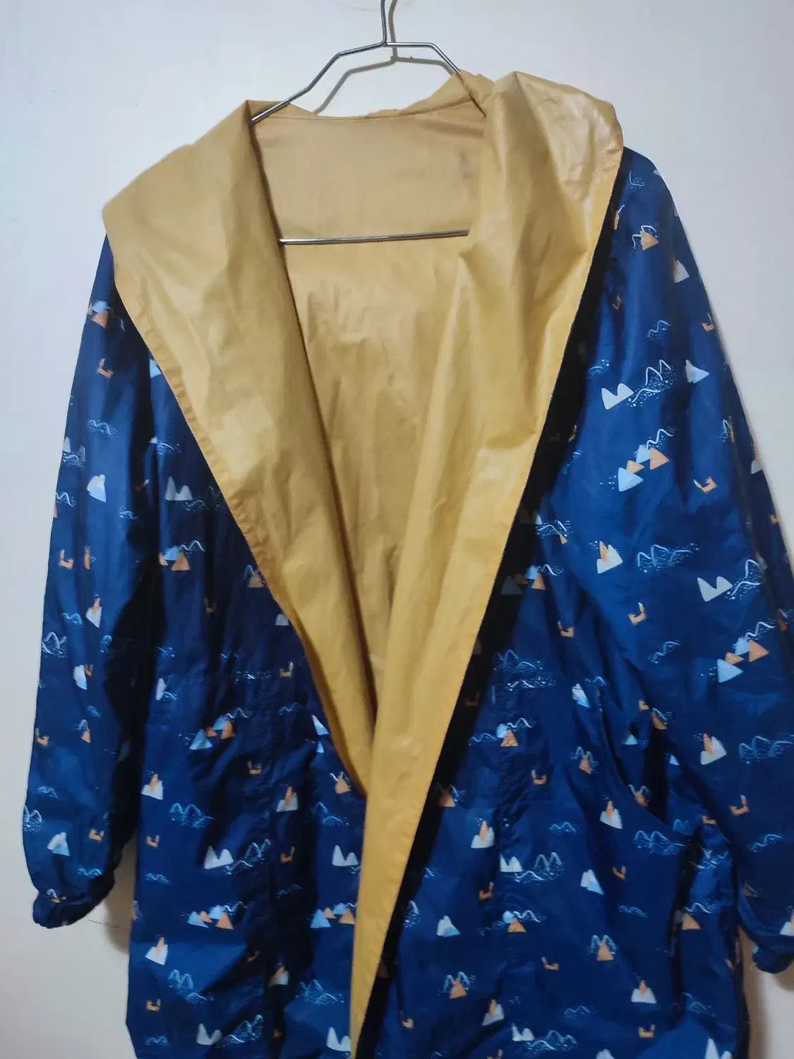 تعدادی بارانی و پالتو زنانه ودخترانه|لباس|تبریز, |دیوار