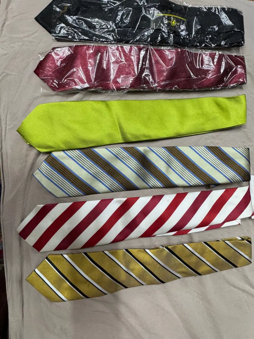 کروات و پاپیون|لباس|تهران, فرمانیه|دیوار