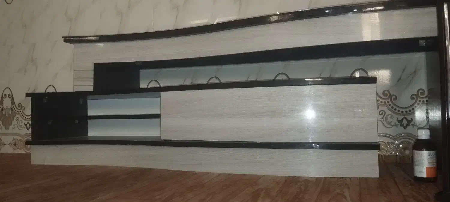 فروشی کند لباس بچه-میز تلویزیون -|میز تلویزیون|سراوان, |دیوار