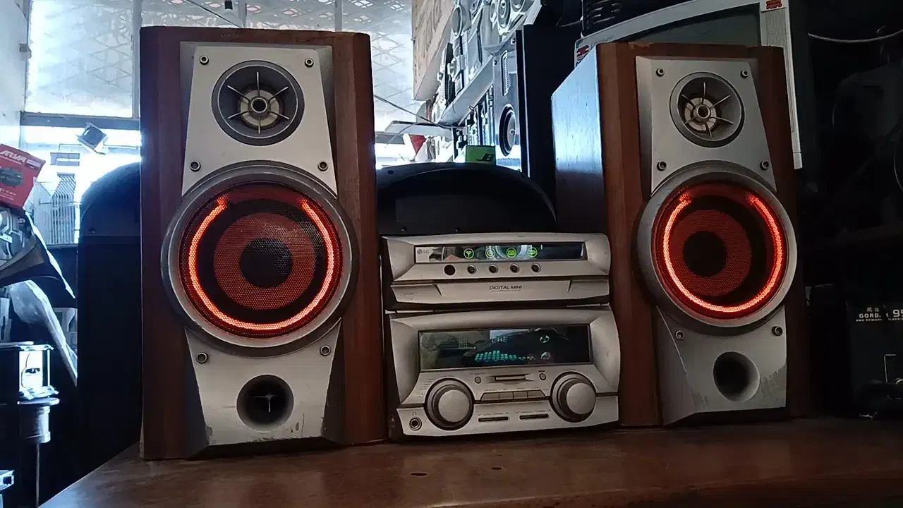 سونی ZUX10 12300Wو الجی زیبا رقص نور|سیستم صوتی خانگی|نیشابور, شهرک رضوی|دیوار