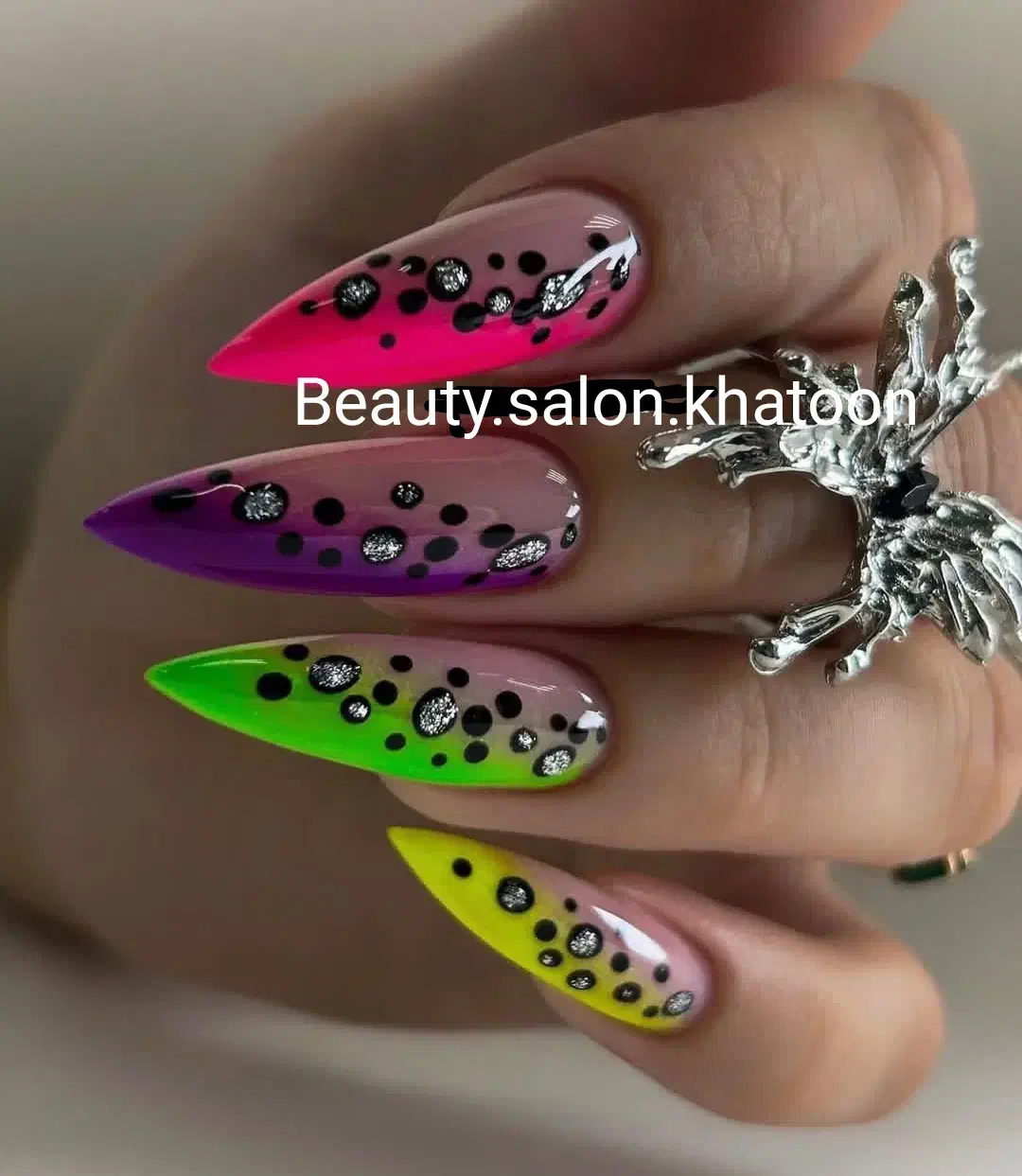 کاشت ناخن|خدمات آرایشگری و زیبایی|رشت, یخسازی|دیوار