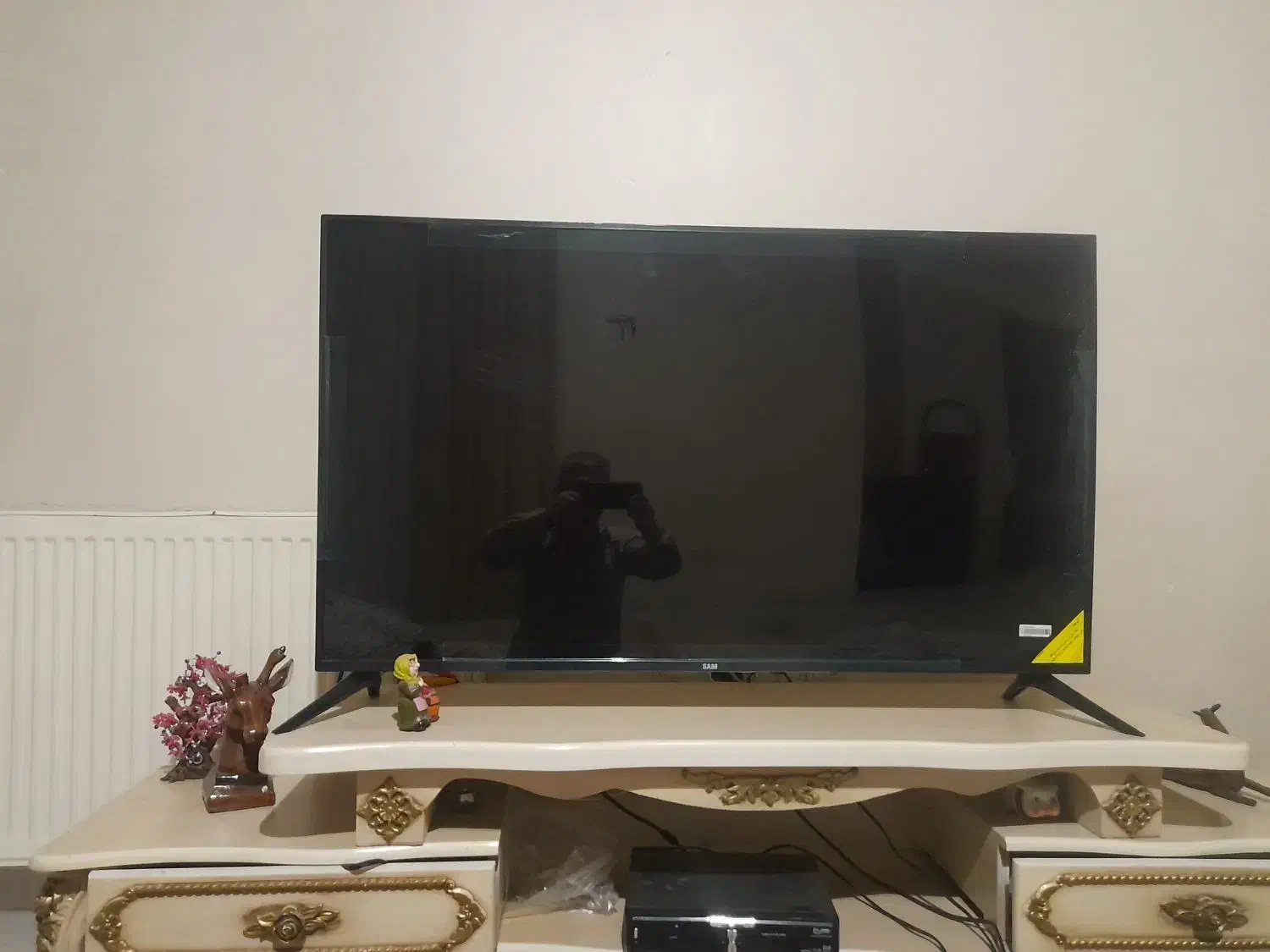 تلویزیون  ال ای دی  ۵۲ اینچ نو|تلویزیون و پروژکتور|تهران, اسفندیاری|دیوار