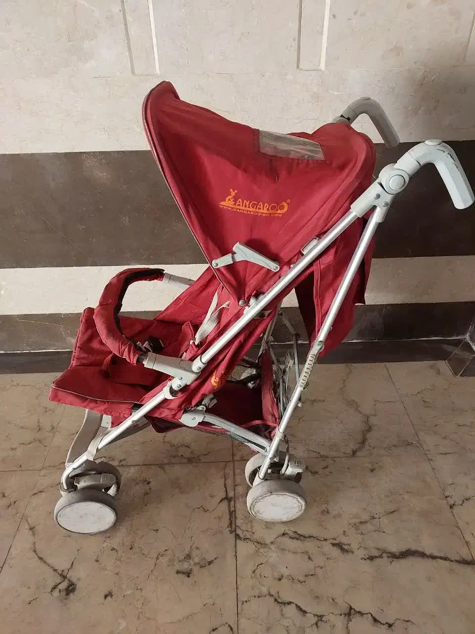 کالسکه عصایی برند کانگورو|کالسکه و لوازم جانبی|قم, زنبیل آباد|دیوار