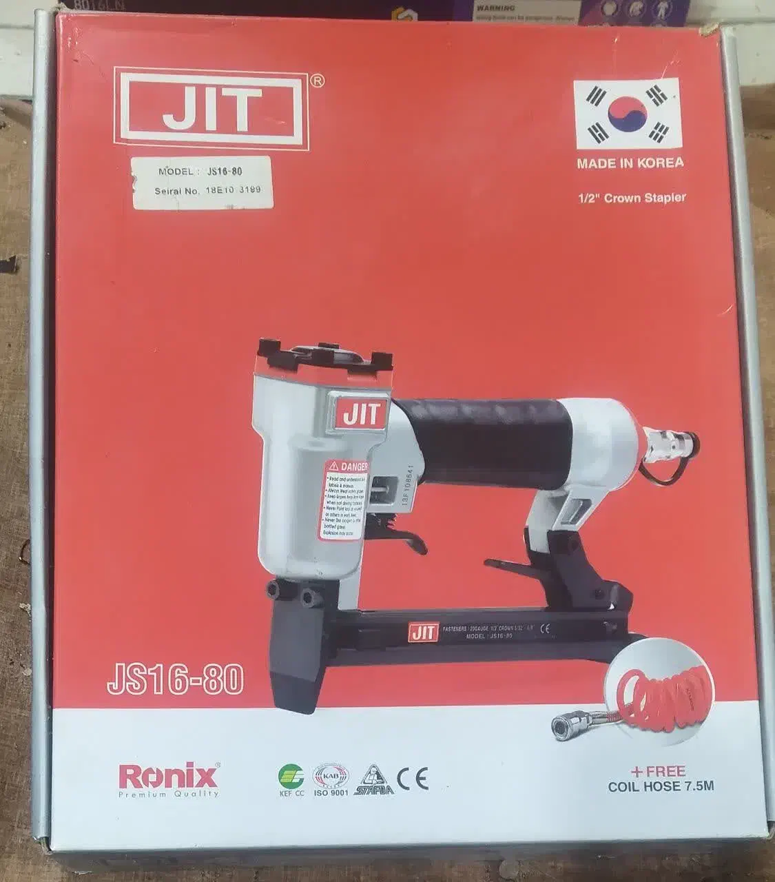 منگنه و میخ کوب|ابزارآلات|قم, هفت تیر|دیوار