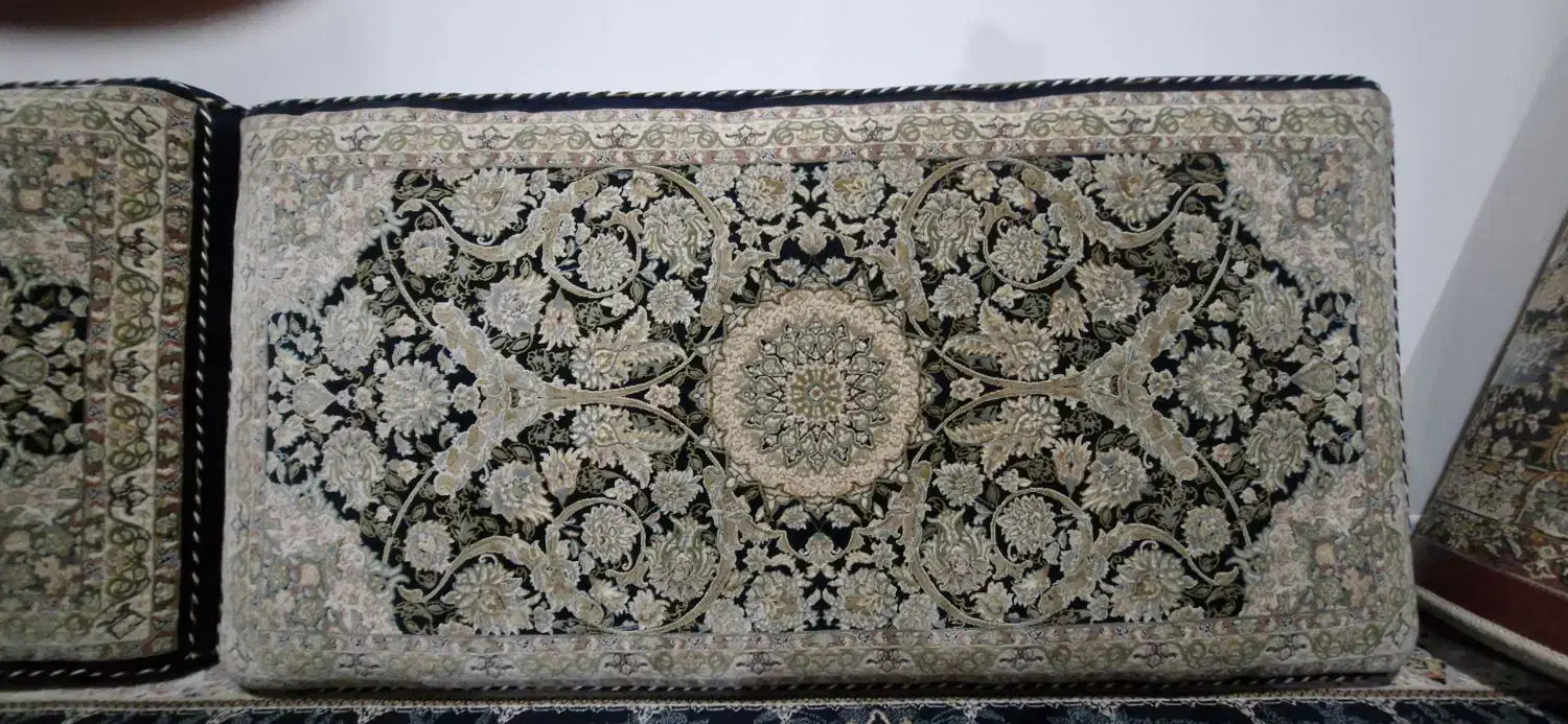 دو دست پشتی در حد نو جنس با کیفیت بسیار بالا|پشتی|چهاردانگه (تهران), |دیوار