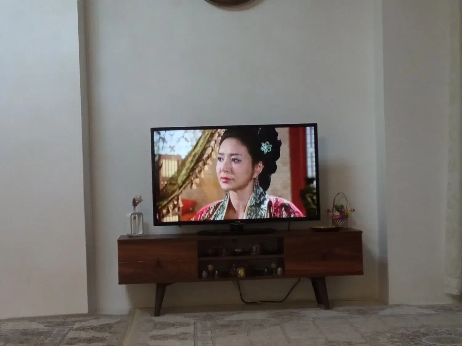 تلوزیون ۴۳اینچ الجی|تلویزیون و پروژکتور|اردبیل, |دیوار