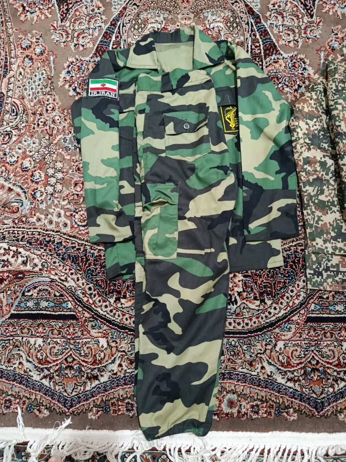 لباس نظامی|لباس|پاکدشت, شهرک امام رضا|دیوار