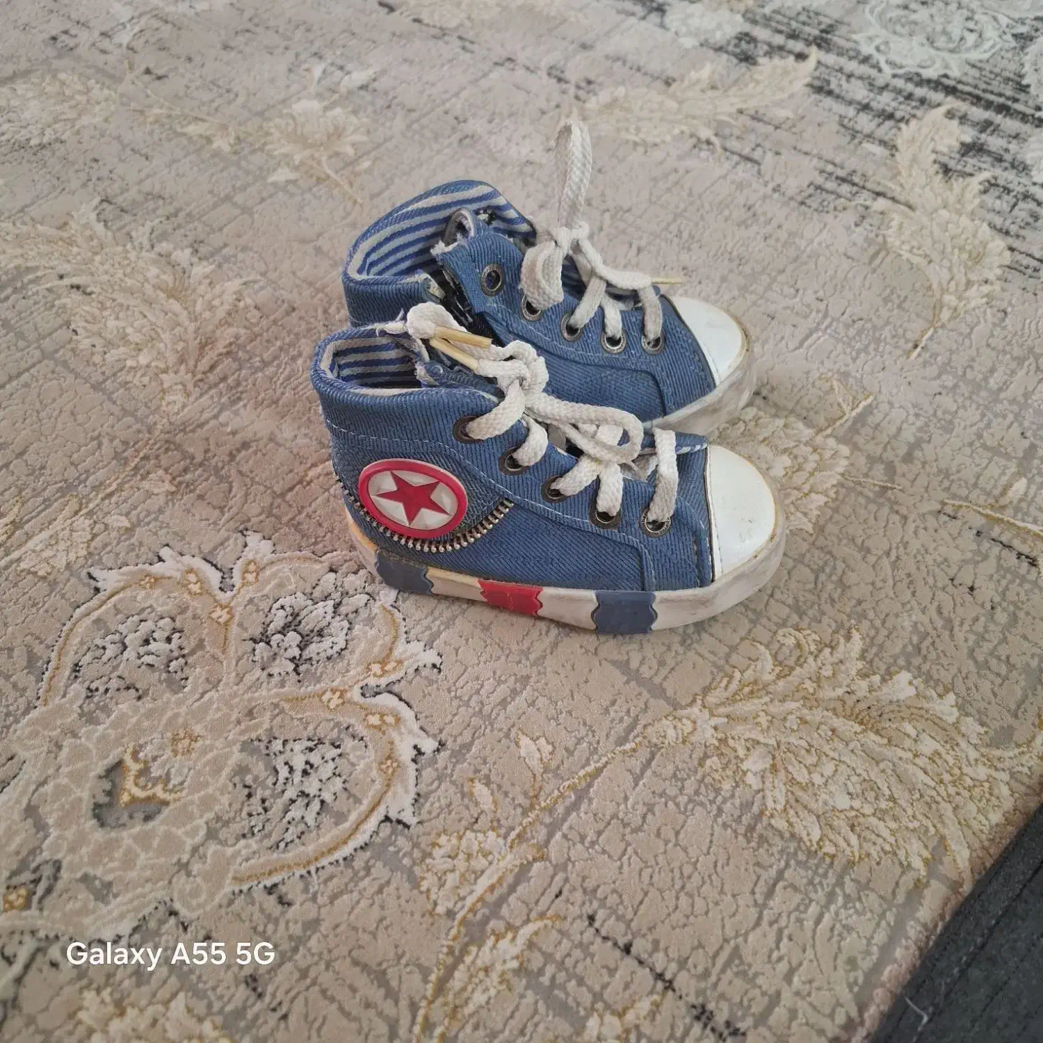 یه جفت کفش بچگانه سایز 21،جلیقه شلوار نو سایز 50|کفش و لباس بچه|بیرجند, |دیوار