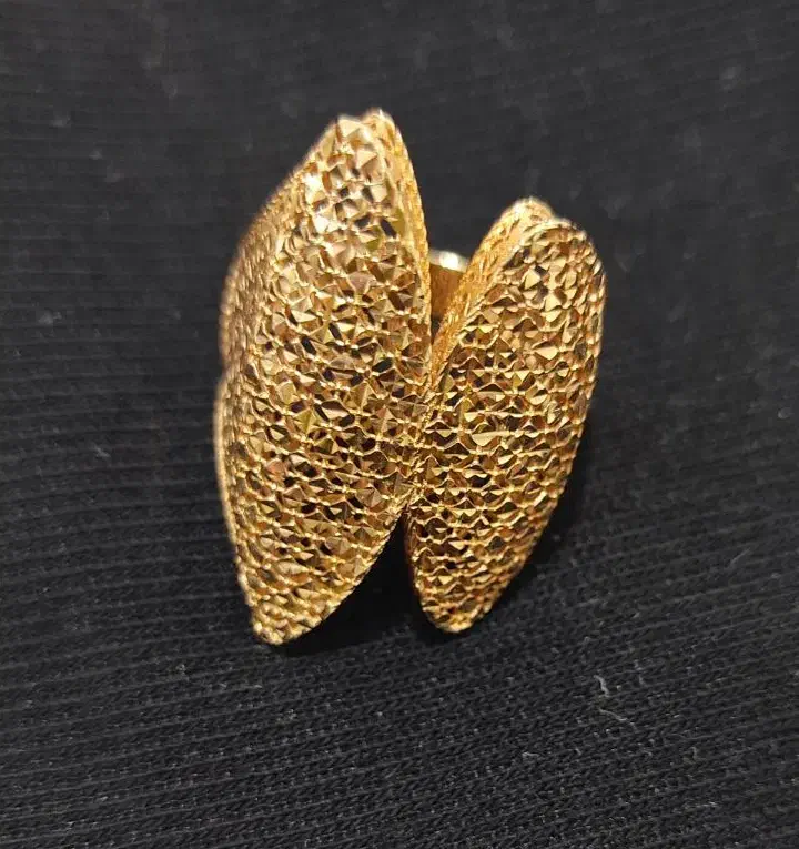 انگشتر طلا پروانه ای ۲۵۰ بالای تابلو|جواهرات|بندر گناوه, |دیوار