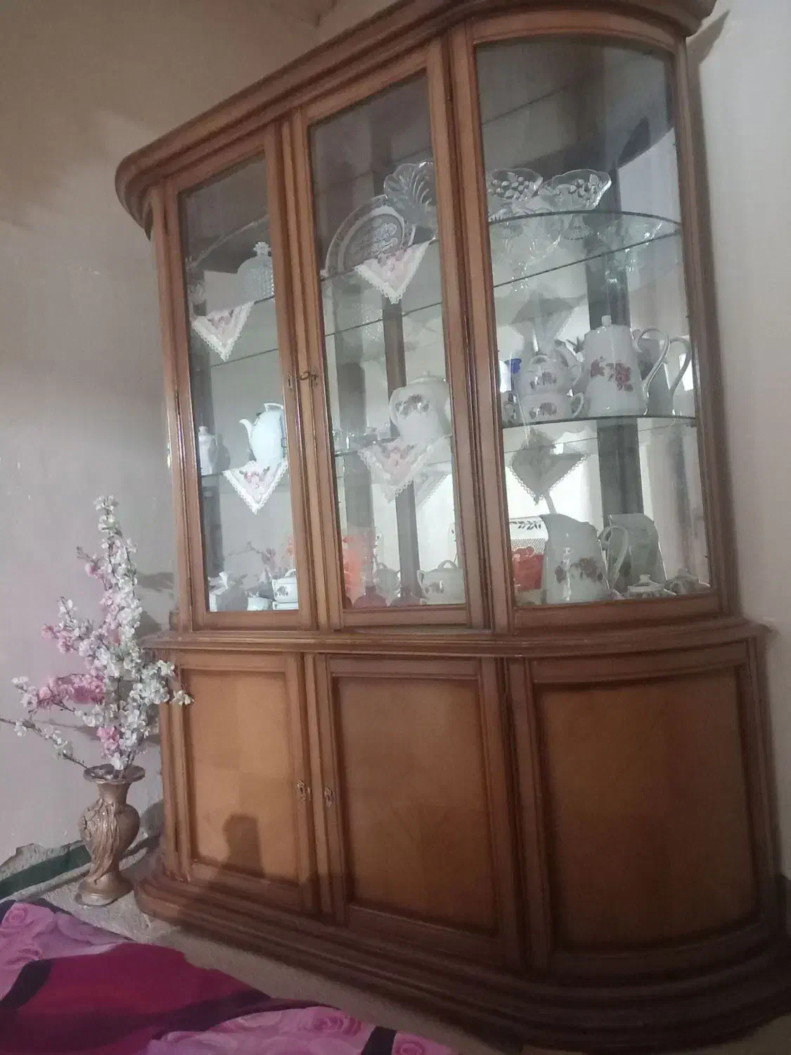 بوفه تمام چوب گردو سالم|بوفه، ویترین، کنسول|مرند, |دیوار