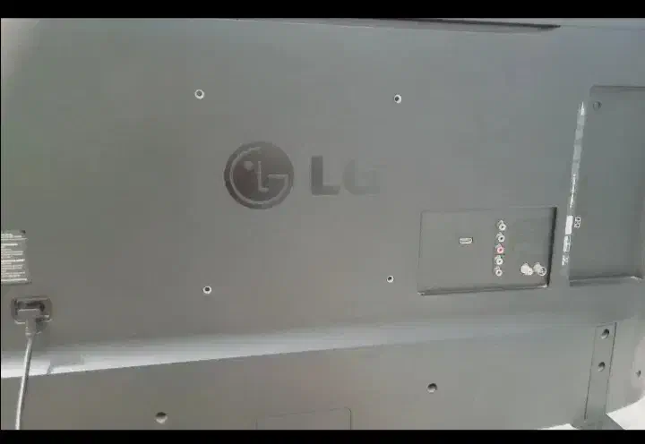 تلوزیون LED ال جی ۴۳ اینچ|تلویزیون و پروژکتور|ساوه, |دیوار