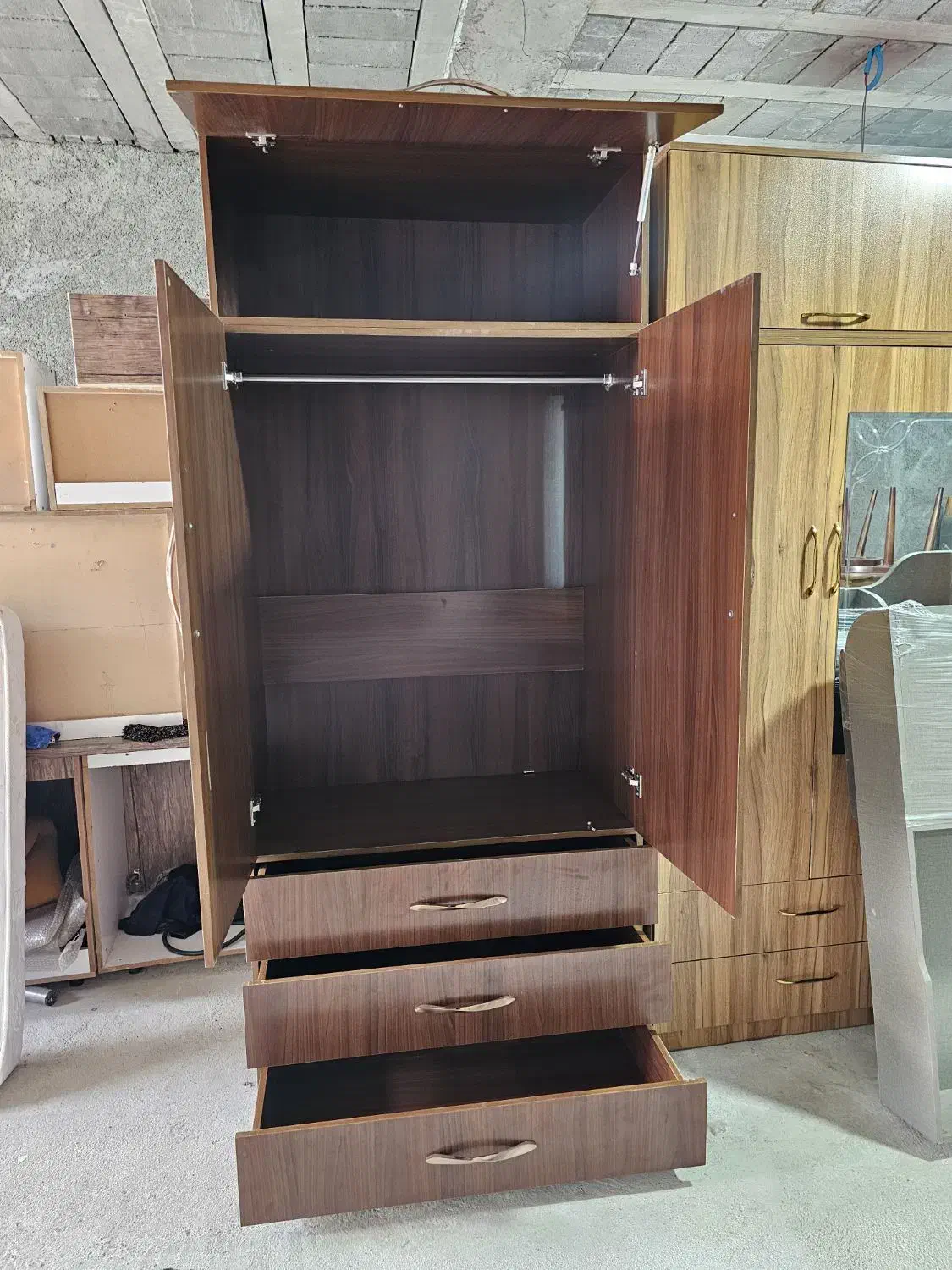 کمد لباس طرح دیواری|جاکفشی، کمد، دراور|رامهرمز, |دیوار