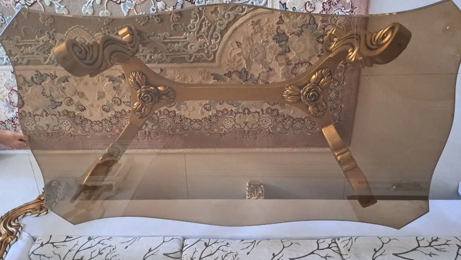 جلومبلی طلایی باشیشه ضخیم|مبلمان خانگی و میز عسلی|اراک, |دیوار