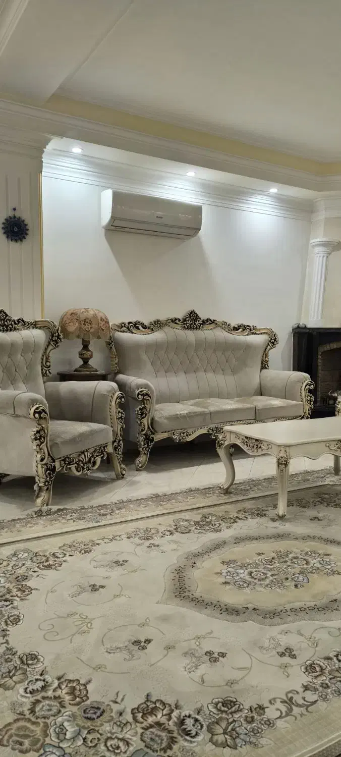 مبل هفت نفره|مبلمان خانگی و میز عسلی|رشت, کاکتوس|دیوار