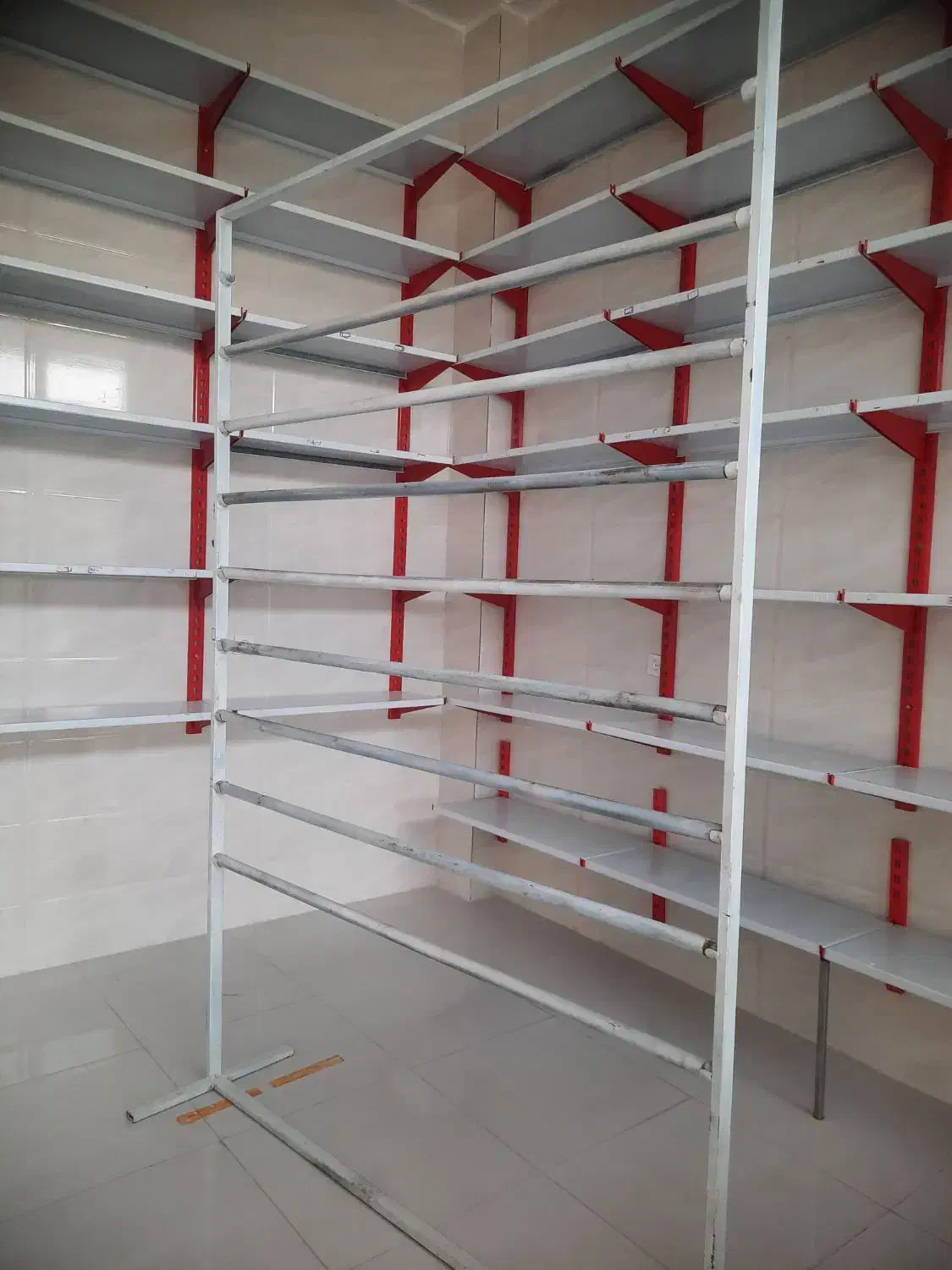 قفسه وپایه برای مغازه|فروشگاه و مغازه|بهمن صغاد, |دیوار