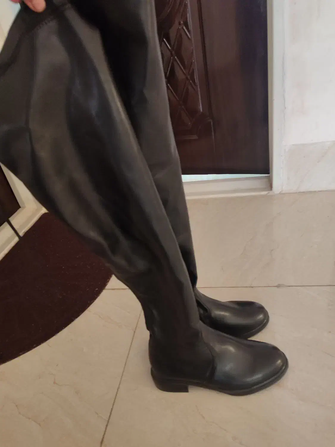 بوت بلند|کیف، کفش، کمربند|کاشمر, |دیوار