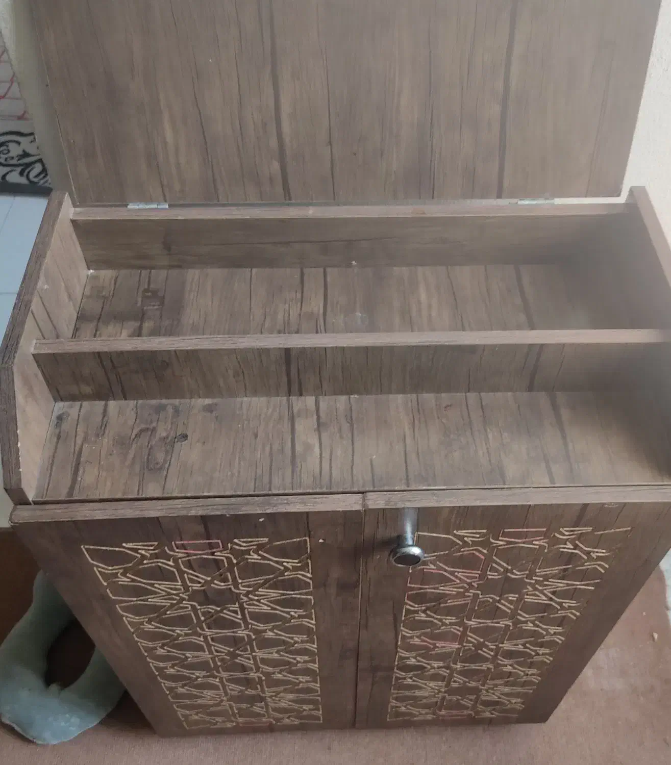 جاکفشی|جاکفشی، کمد، دراور|فولادشهر, B2|دیوار