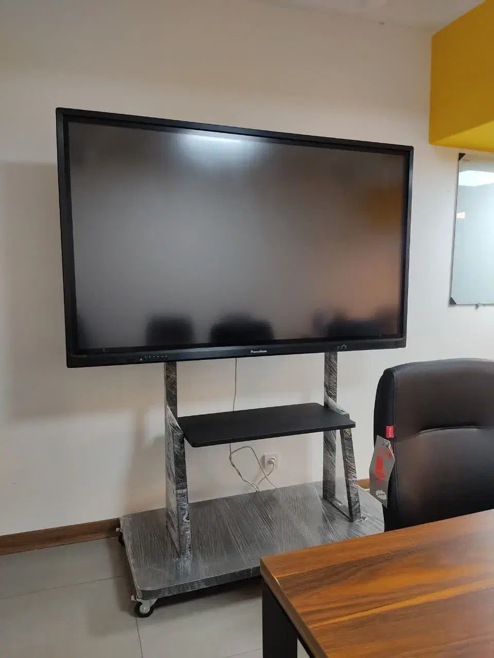 فروش مانیتور تاچ پرومتئین ۶۵ اینج4k|قطعات و لوازم جانبی رایانه|یزد, |دیوار