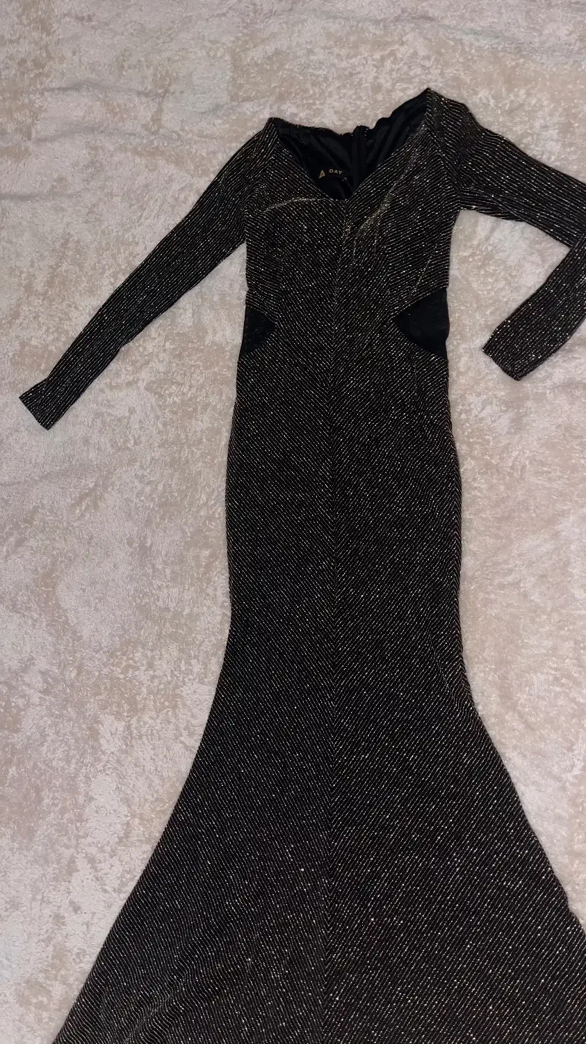 پیرهن ماکسی لمه|لباس|هشتگرد, فاز ۱ مهستان|دیوار