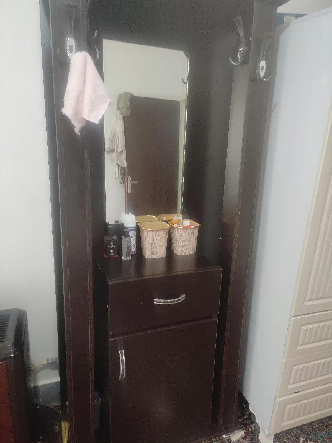 جاکفشی|جاکفشی، کمد، دراور|ملایر, |دیوار