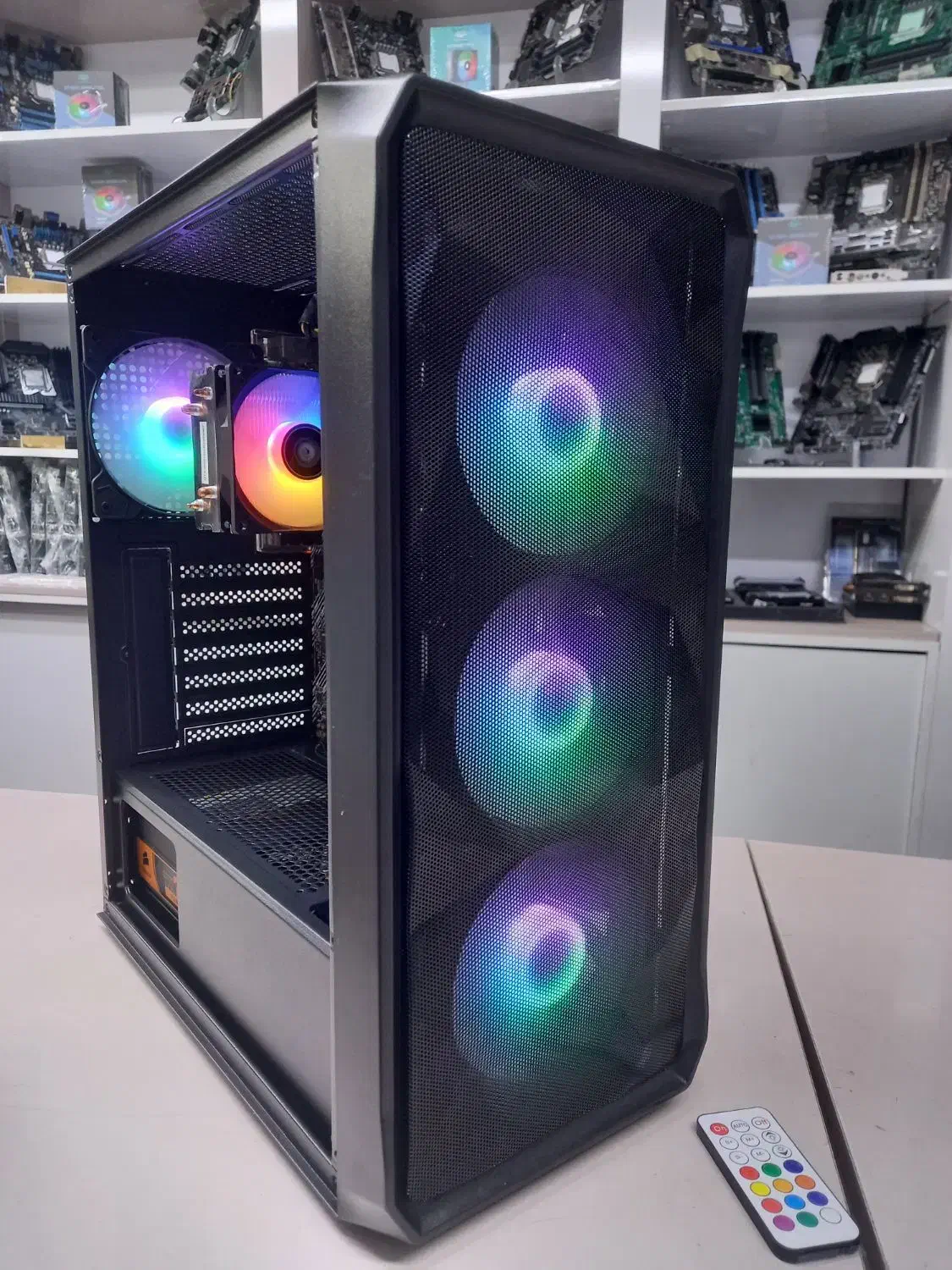 کیس گیمینگ و طراحی و هوش مصنوعی|رایانه رومیزی|تهران, میدان ولیعصر|دیوار