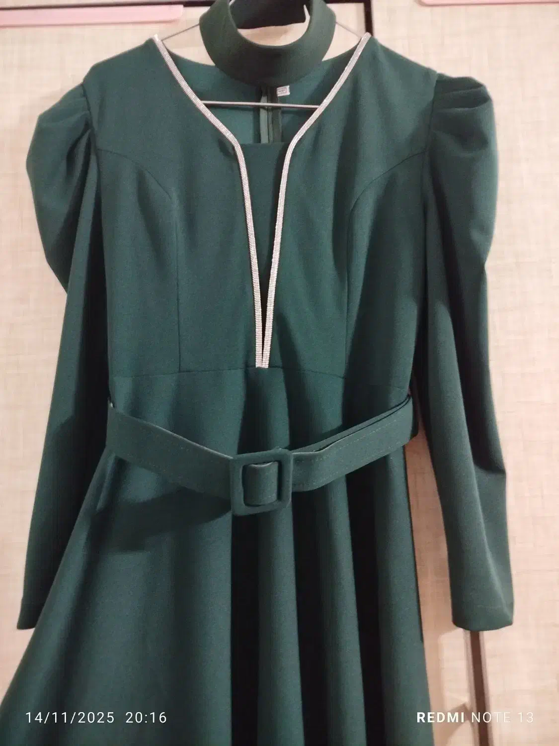 لباس مجلسی|لباس|کنگاور, |دیوار