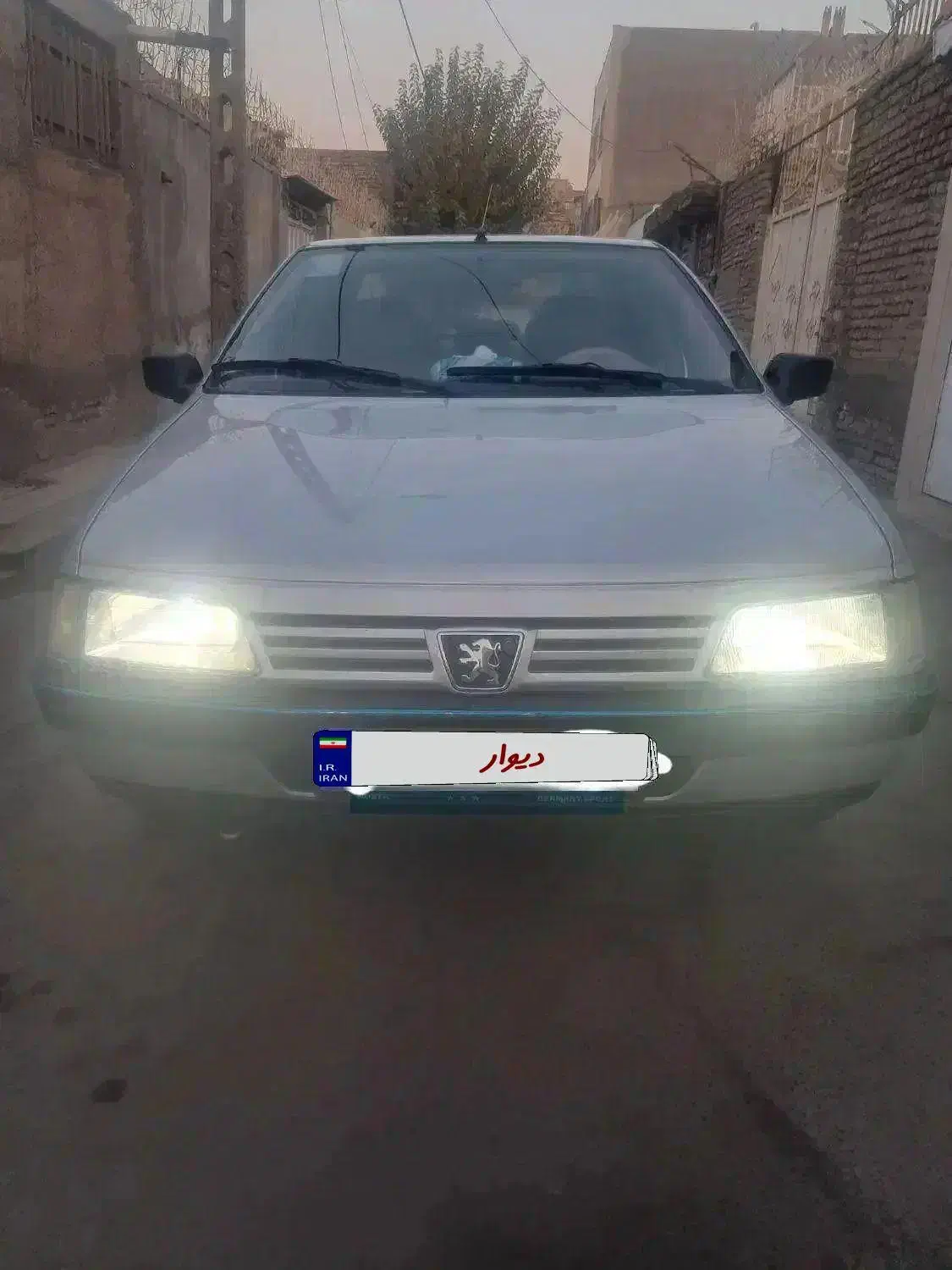 پژو ۴۰۵ استثنایی اخر ۹۸ بدون رنگ شاسی وسینی پلمپ|خودرو سواری و وانت|مشهد, گلشور|دیوار