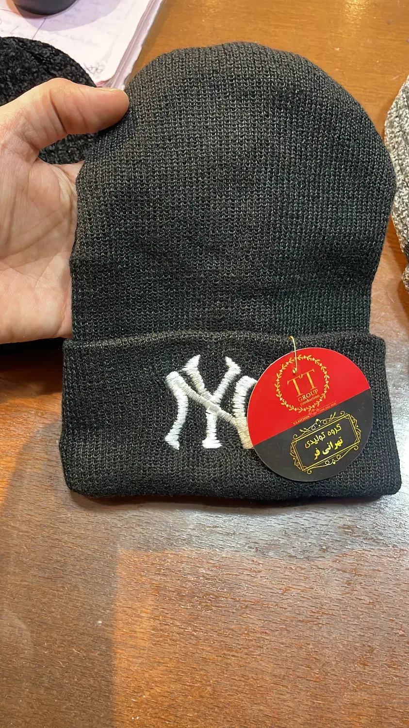 بافندگی تهرانی فر -عمده-۲۰مدل کلاه مردانه نخ پشکار|لباس|ایلام, |دیوار