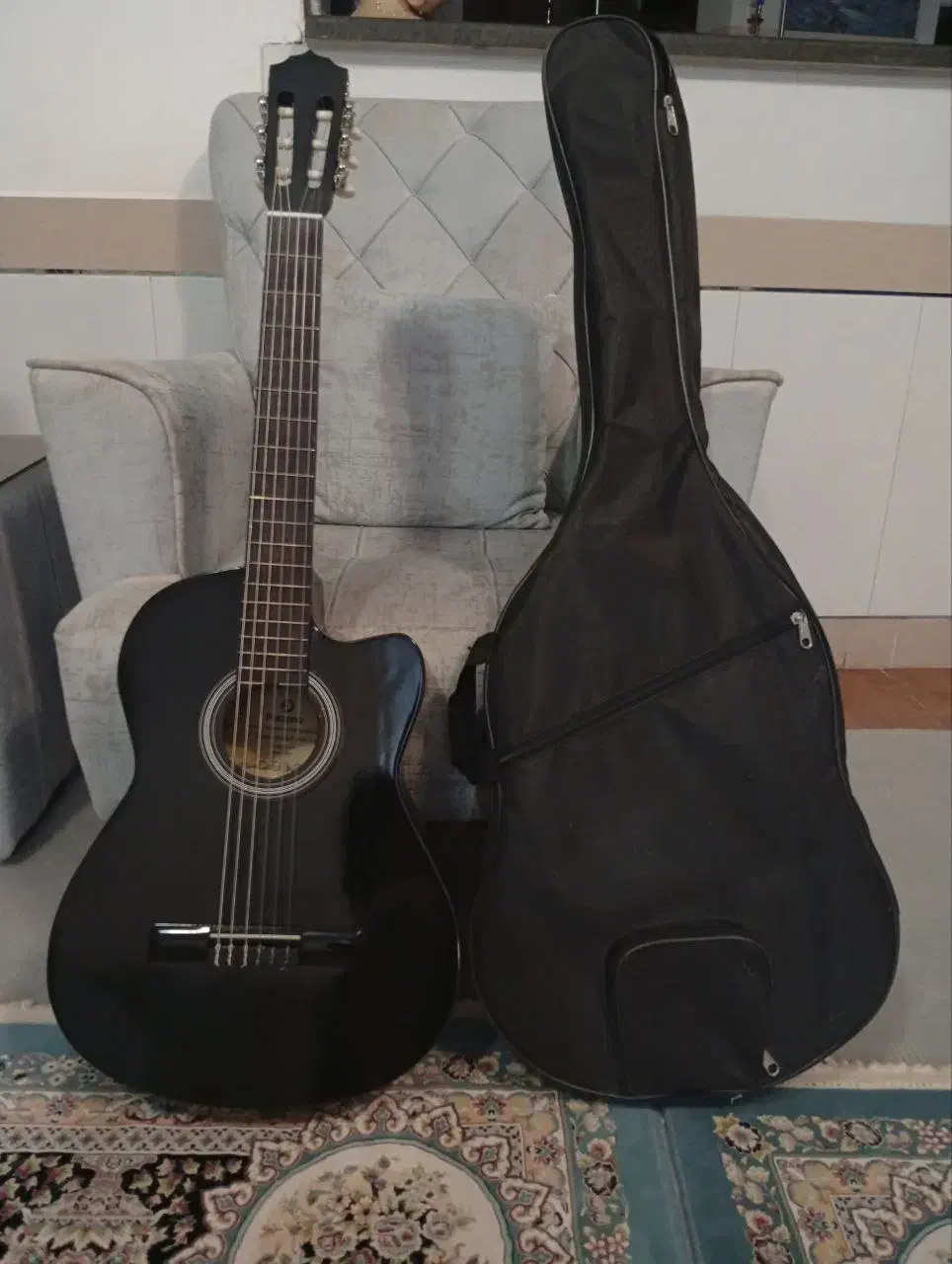 گیتارمتاپورصفربدون کارکرد|گیتار، بیس، امپلیفایر|مهاباد (آذربایجان غربی), |دیوار