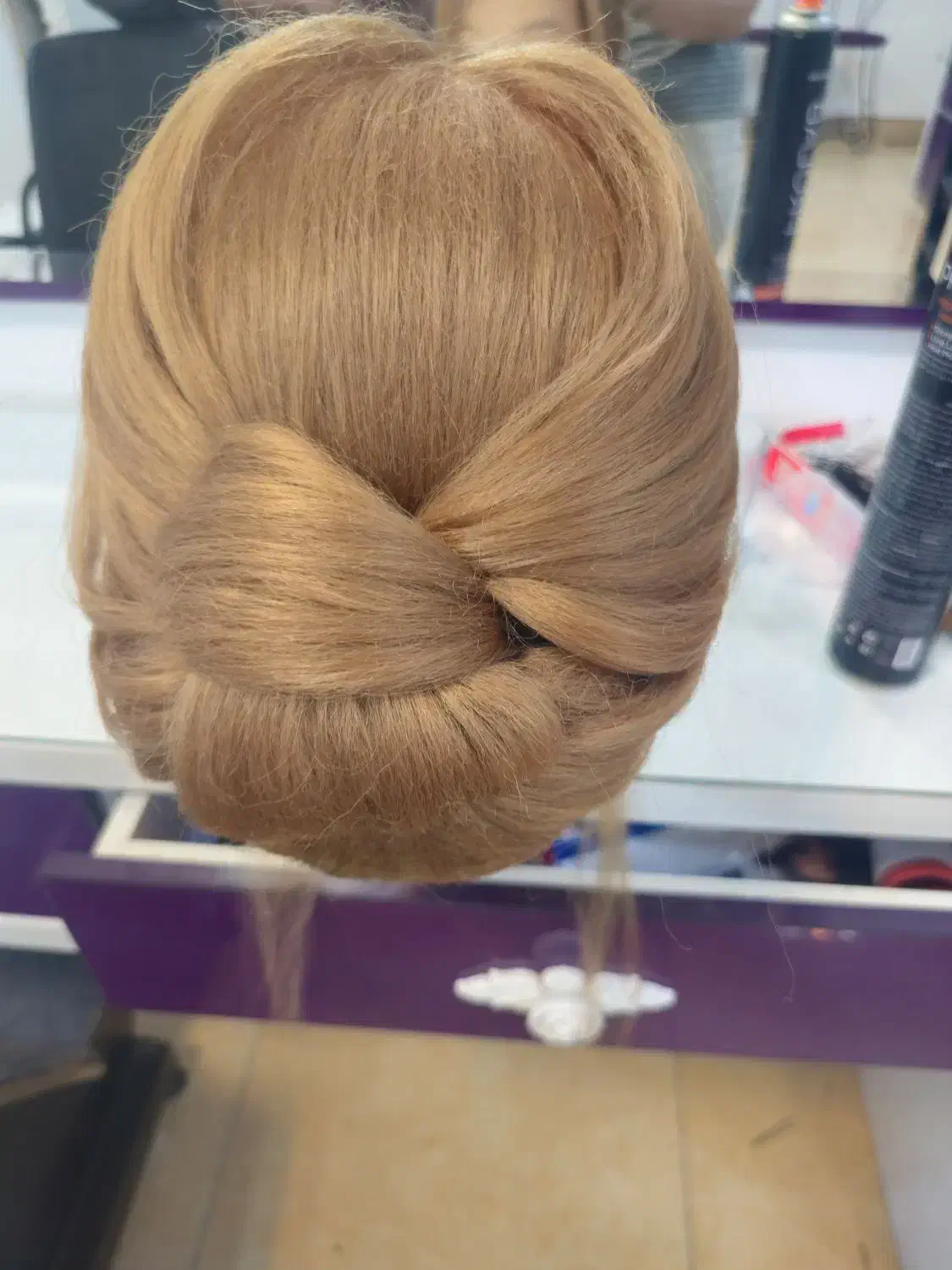 شنیون و میکاپ و کوتاهی و رنگ مو|خدمات آرایشگری و زیبایی|لاهیجان, امیرشهید|دیوار