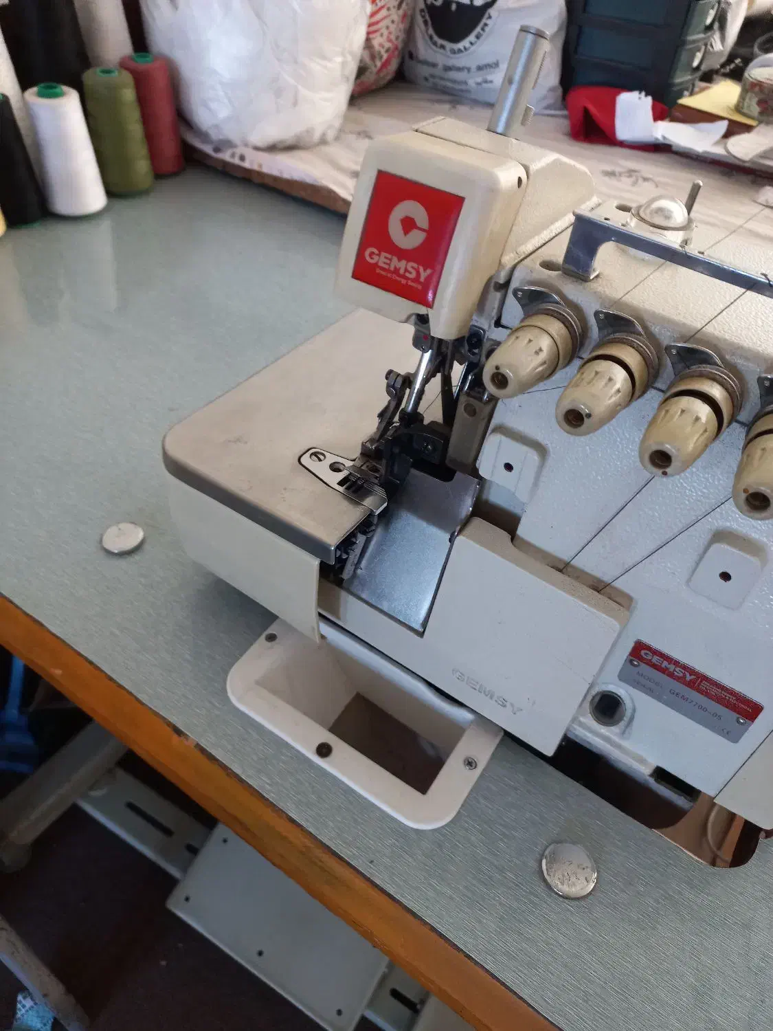 چرخ صنعتی ۵ نخ اصل|چرخ خیاطی و ریسندگی|شیروان (خراسان), |دیوار