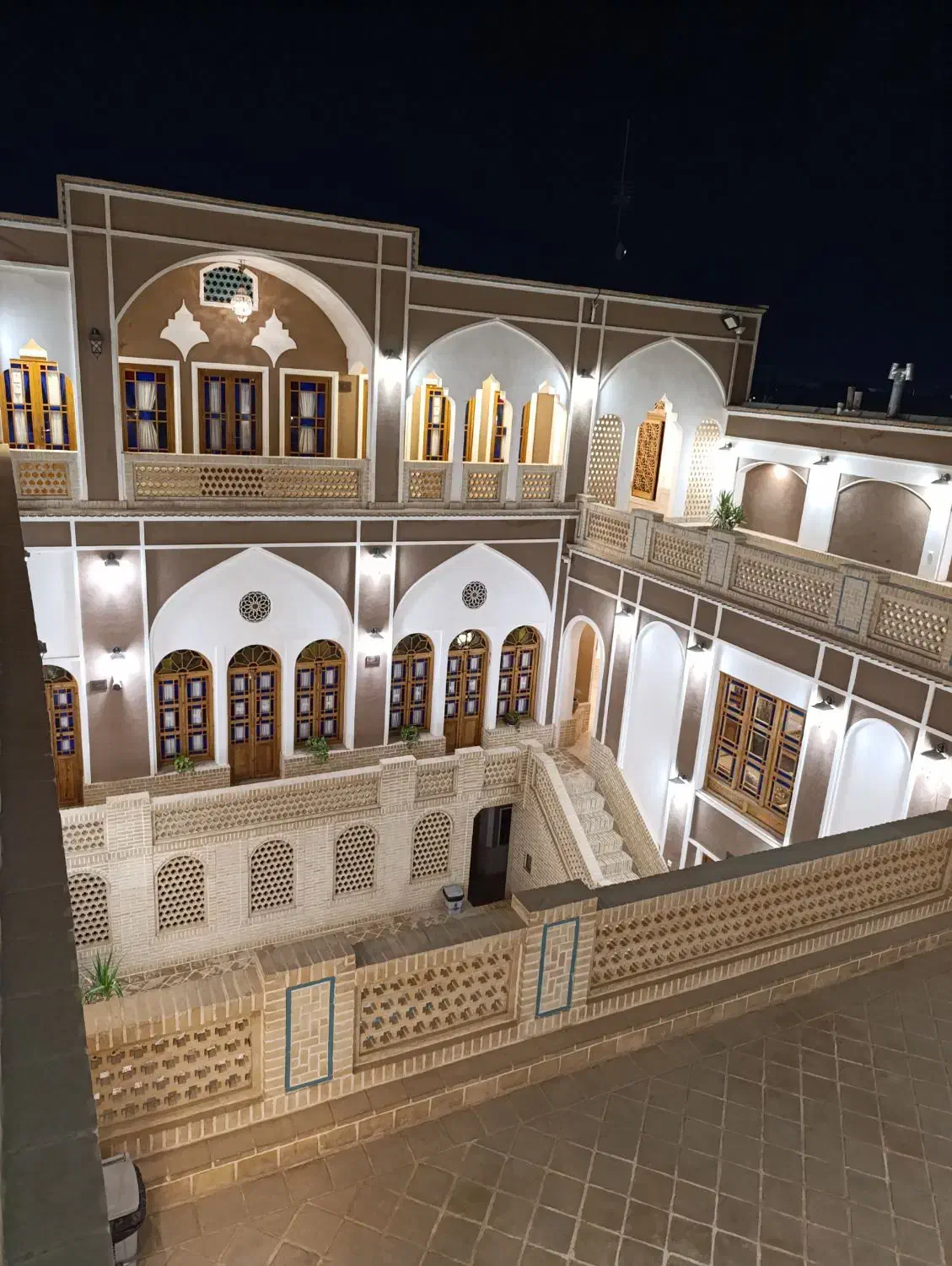 فروش بوتیک هتل سنتی/به کمترین قیمت/بافت تاریخی|فروش زمین و ملک کلنگی|کاشان, ترک آباد|دیوار