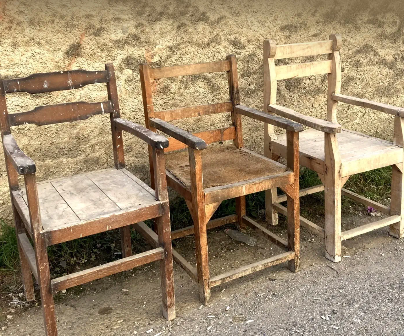 صندلی چوبی سالم|صندلی و نیمکت|خلیل شهر, |دیوار