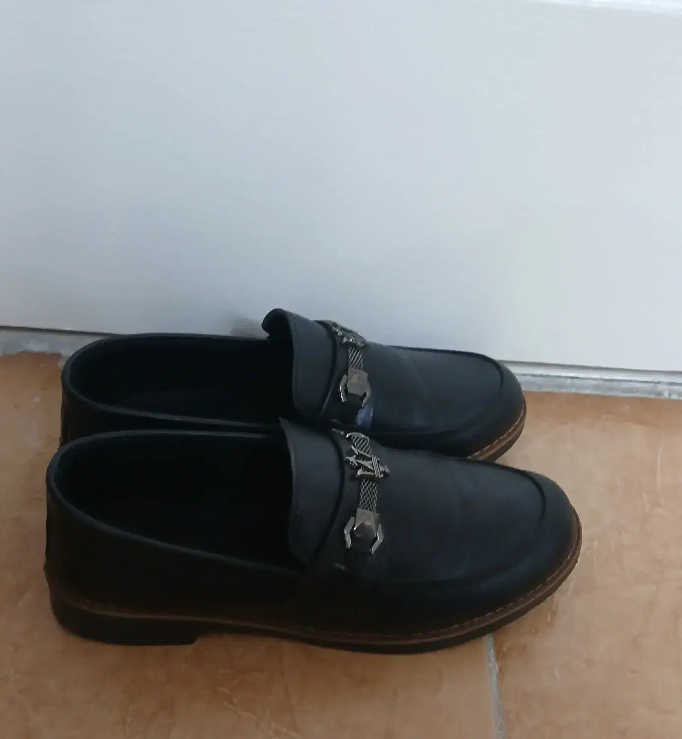 کفش|کیف، کفش، کمربند|تویسرکان, |دیوار