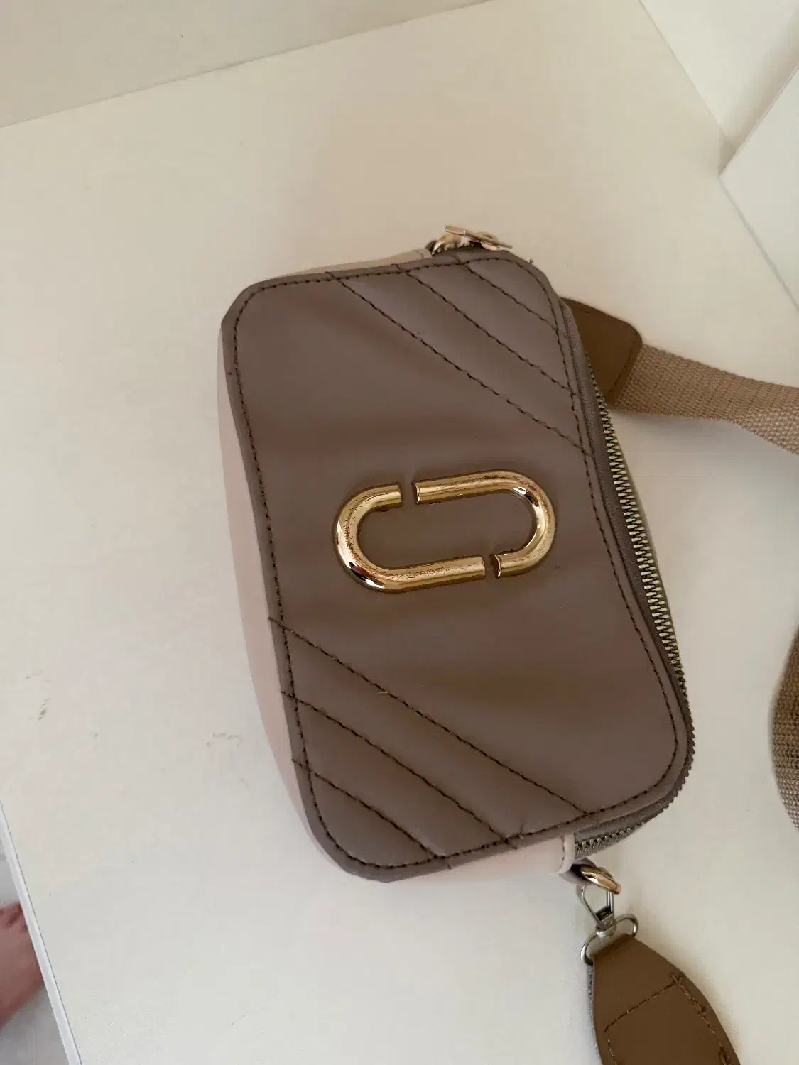 کیف|کیف، کفش، کمربند|شیروان (لرستان), |دیوار