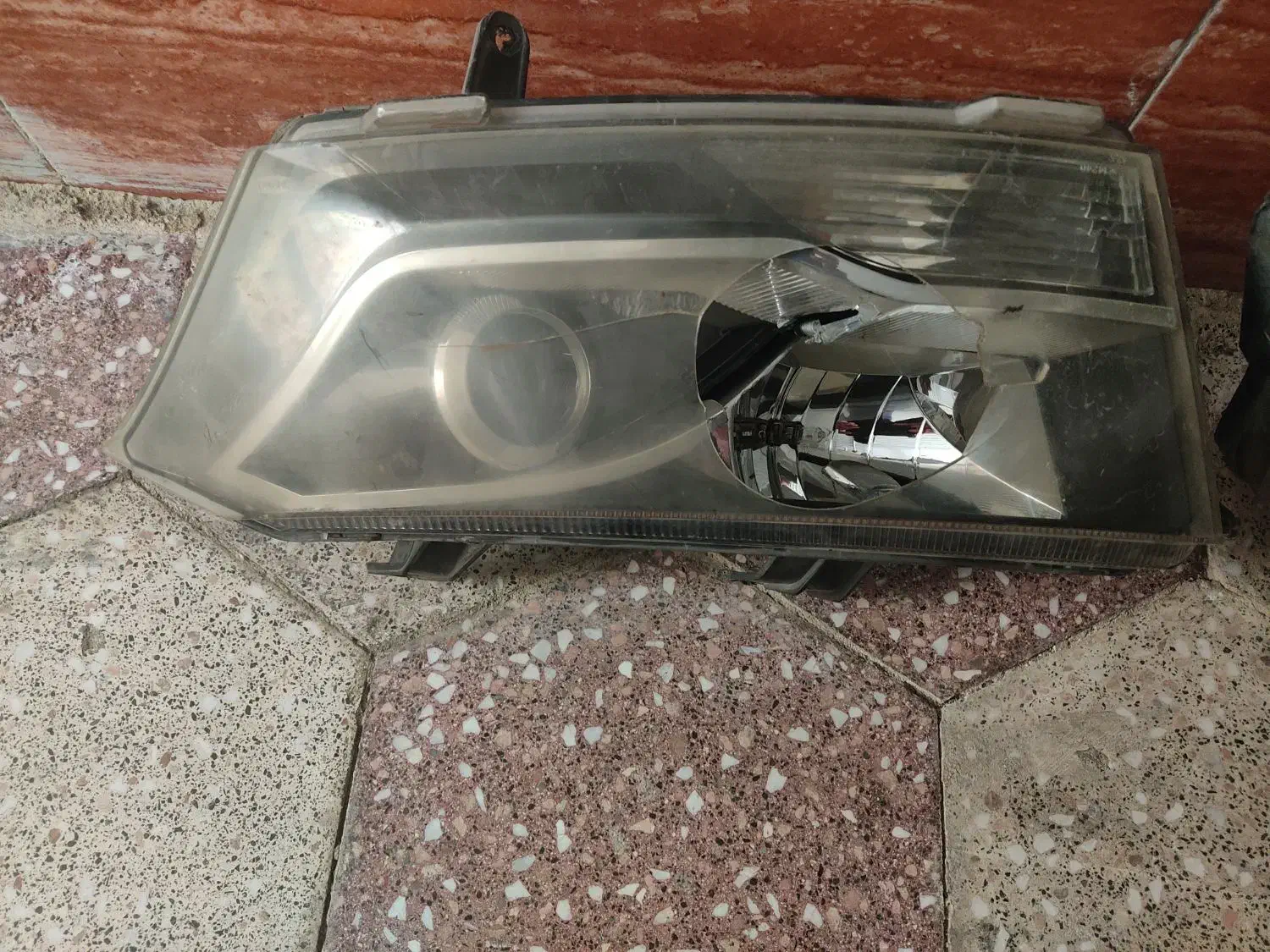 چراغ جلو دنا|قطعات یدکی و لوازم جانبی|قم, پردیسان|دیوار