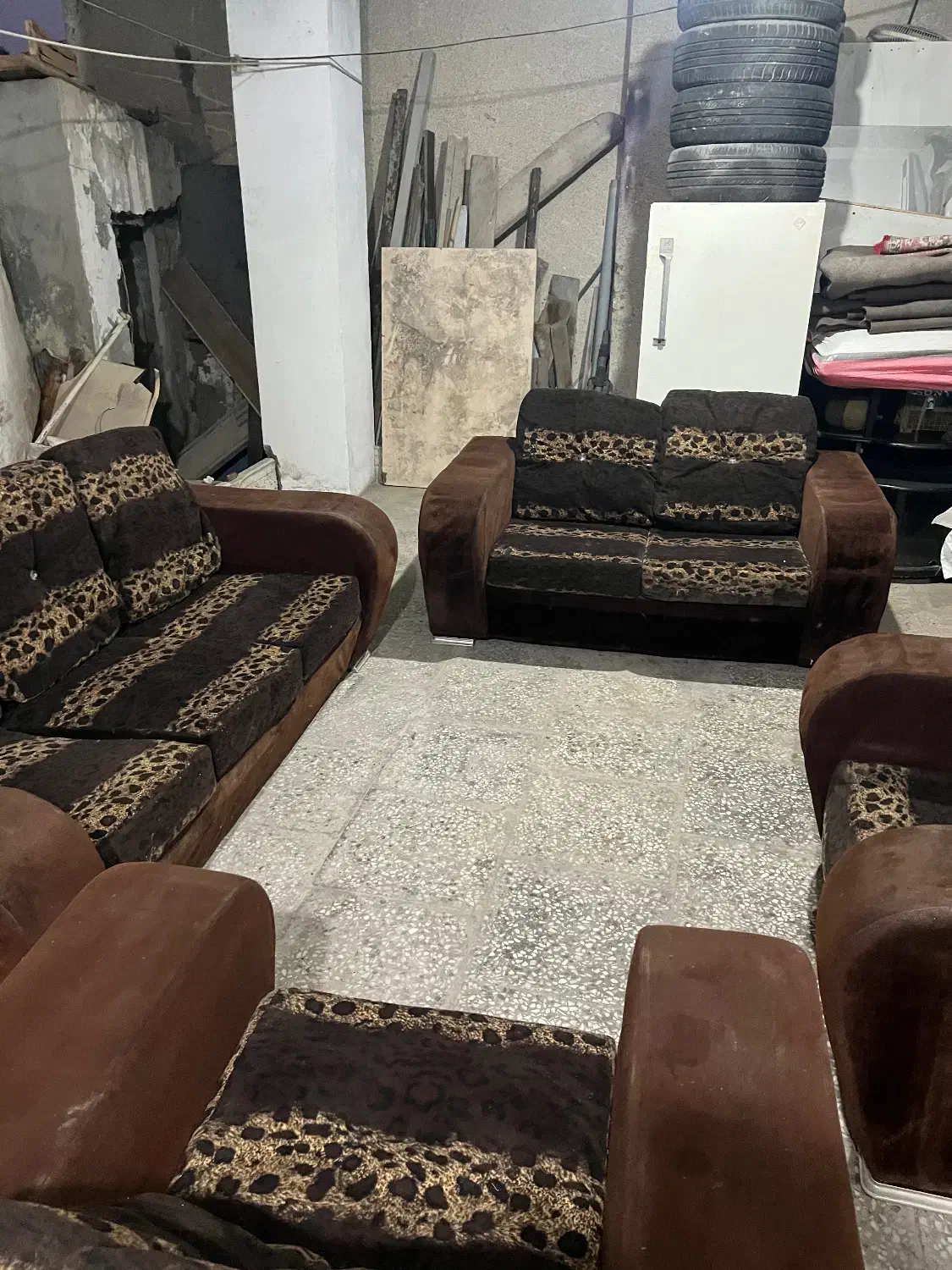 مبل هفت نفره|مبلمان خانگی و میز عسلی|نور, |دیوار