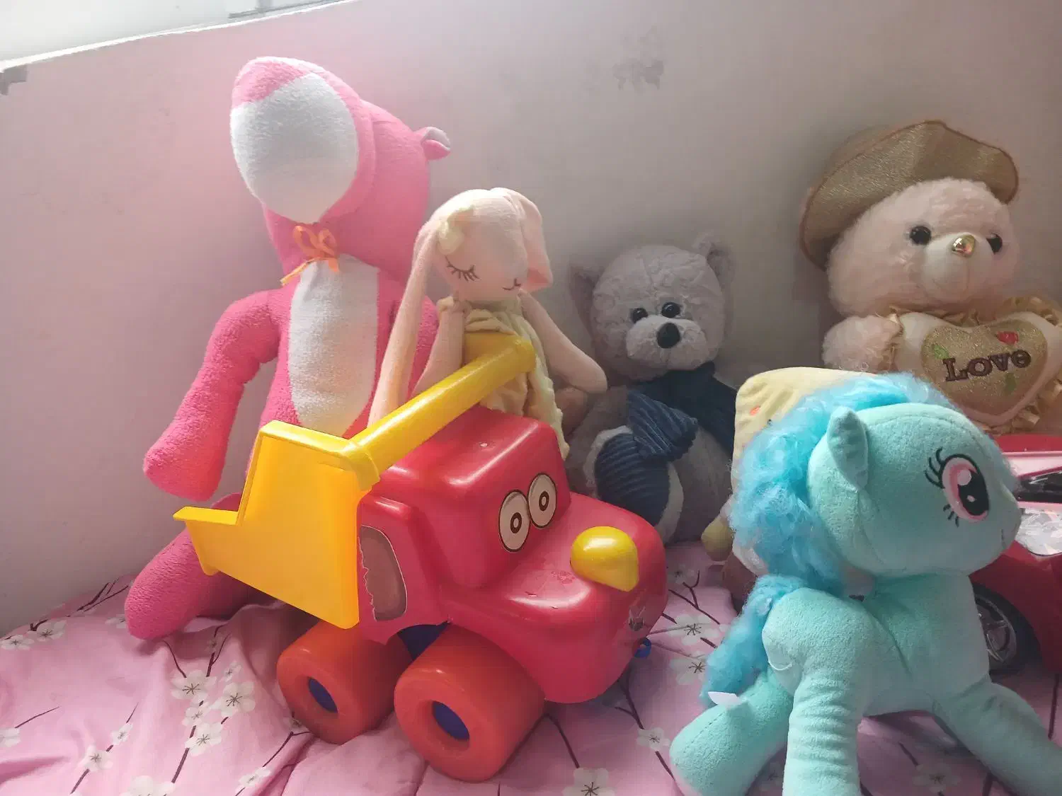 عروسک خرسی|اسباببازی بچه|نور, |دیوار