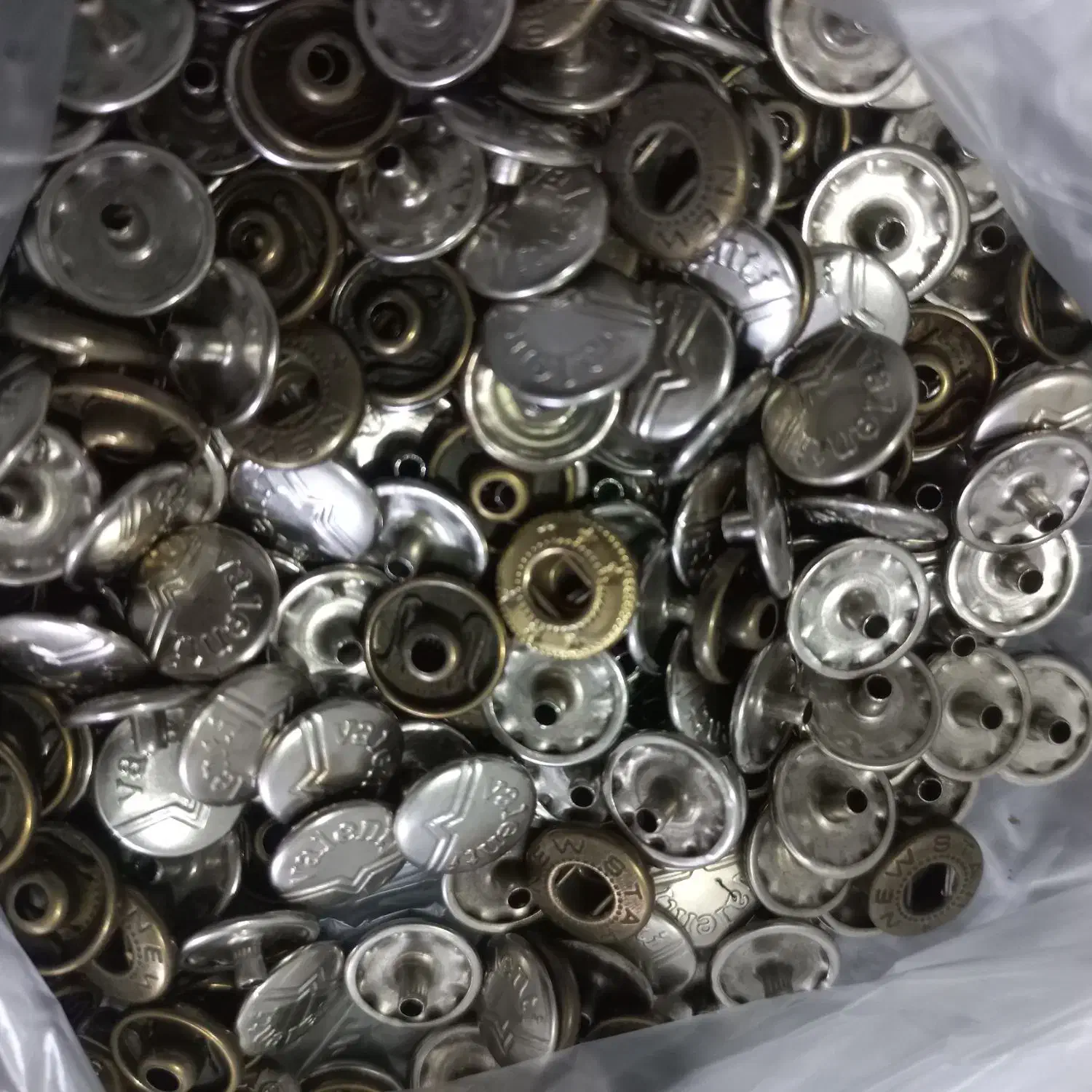 دکمه و...|لوازم خیاطی و بافتنی|ورامین, ورامین|دیوار