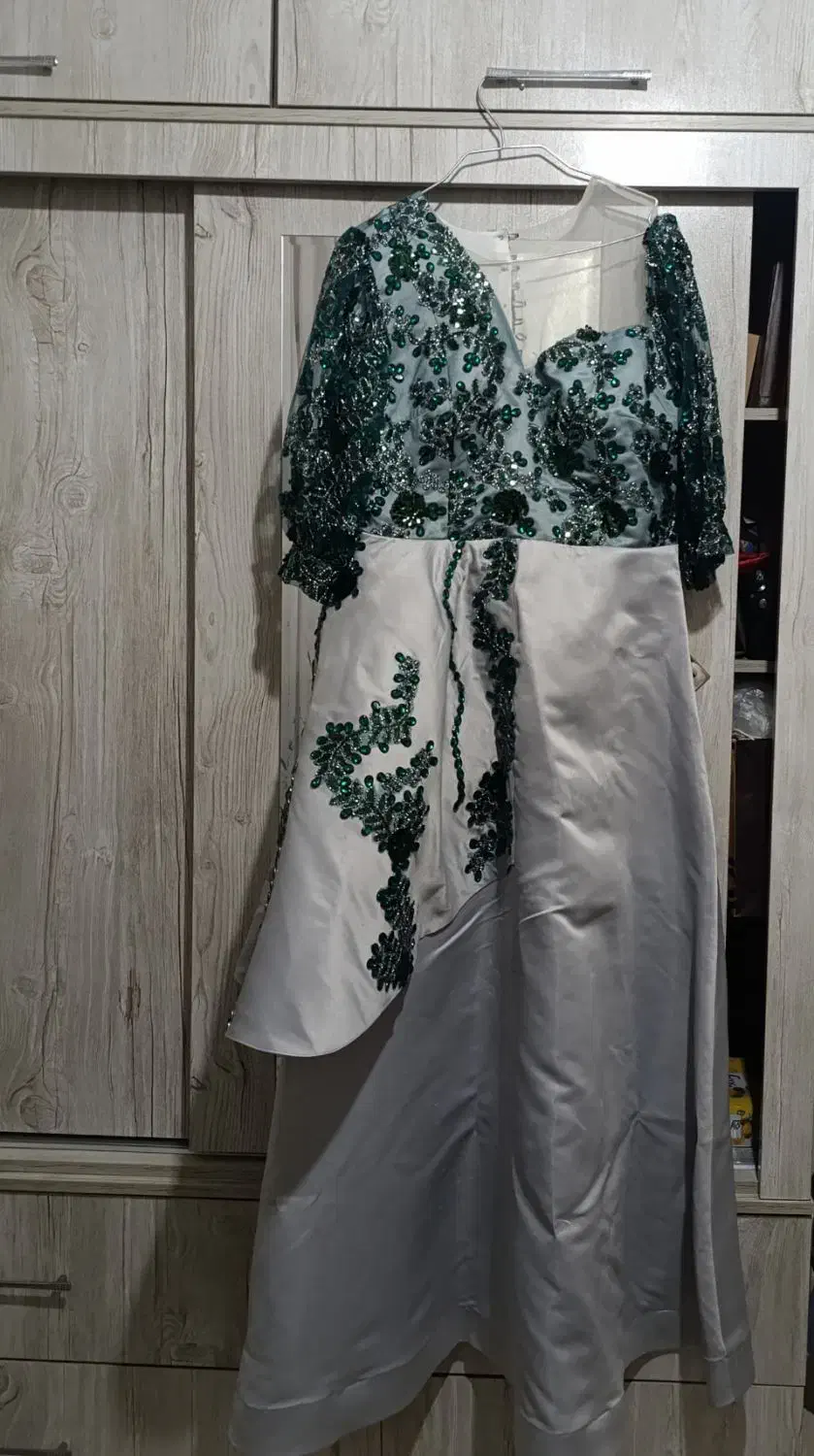 لباس مجلسی|لباس|بومهن, |دیوار