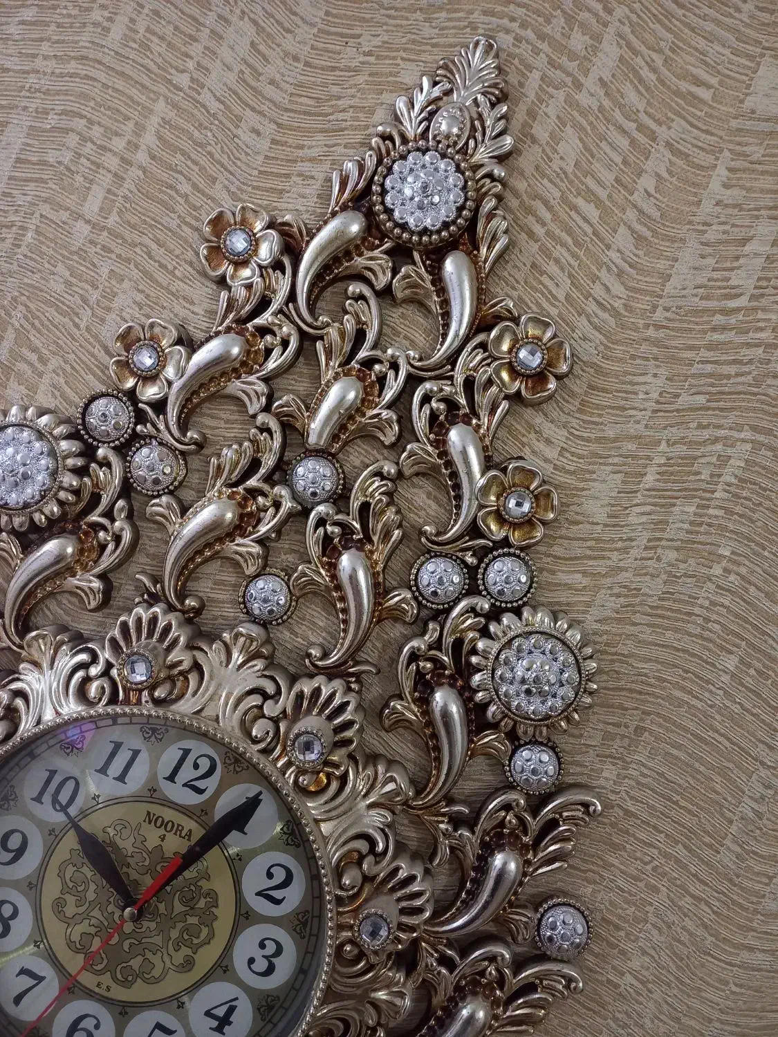 ساعت دیواری کاملا سالم|ساعت دیواری و تزئینی|قوچان, |دیوار