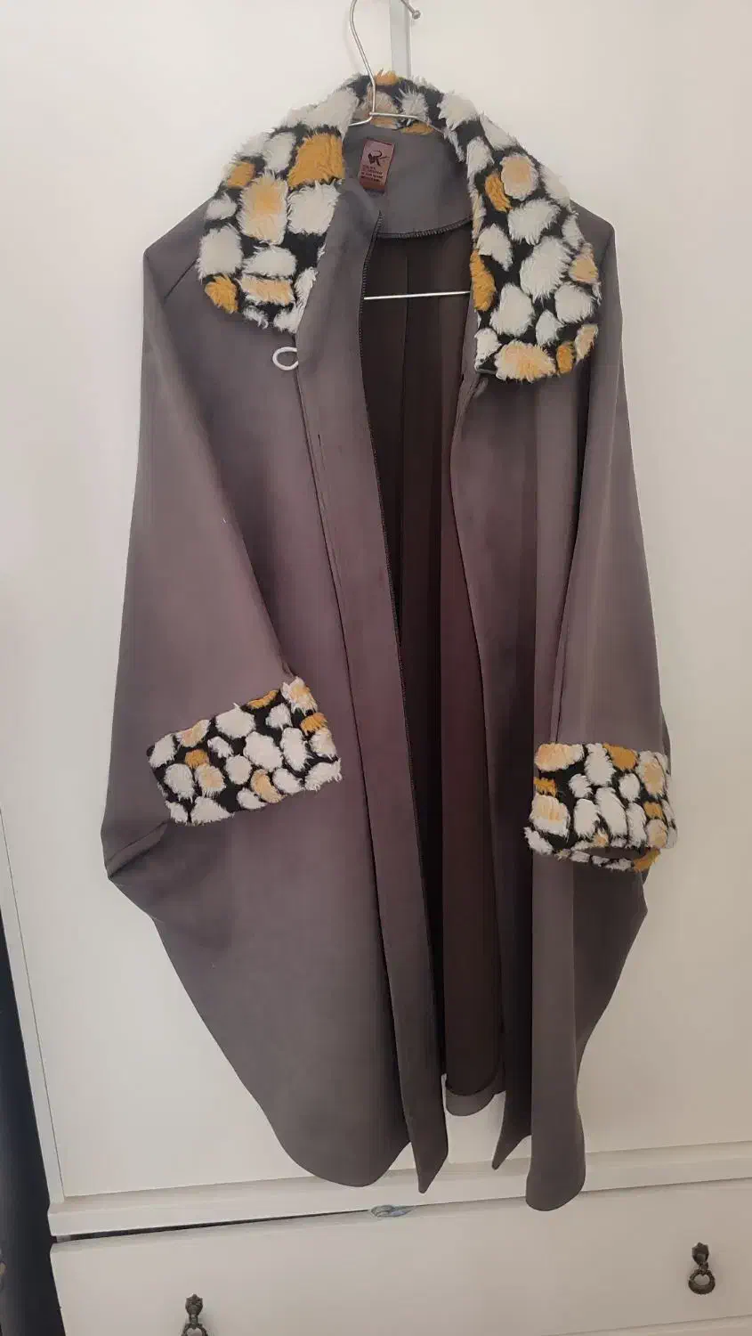 لباس مجلسی|لباس|تربت‌حیدریه, طالقانی|دیوار