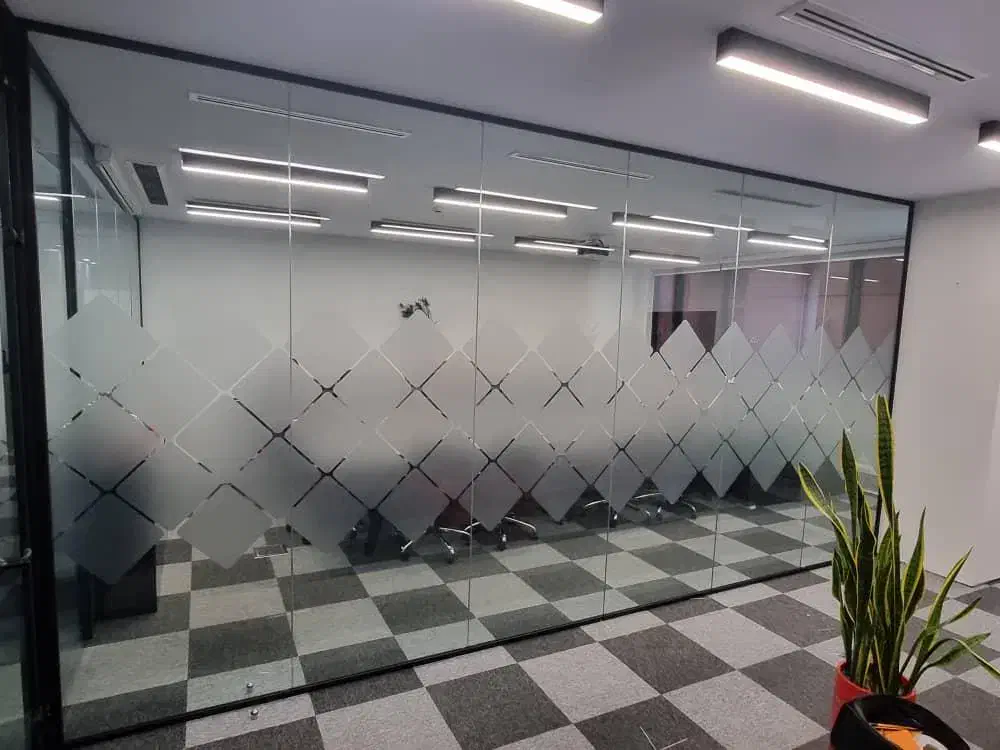 نصب و فروش برچسب ماتکن و ضدگلوله و استیکر و رفلکس|مصالح و تجهیزات ساختمان|تهران, فلسطین (میدان انقلاب)|دیوار